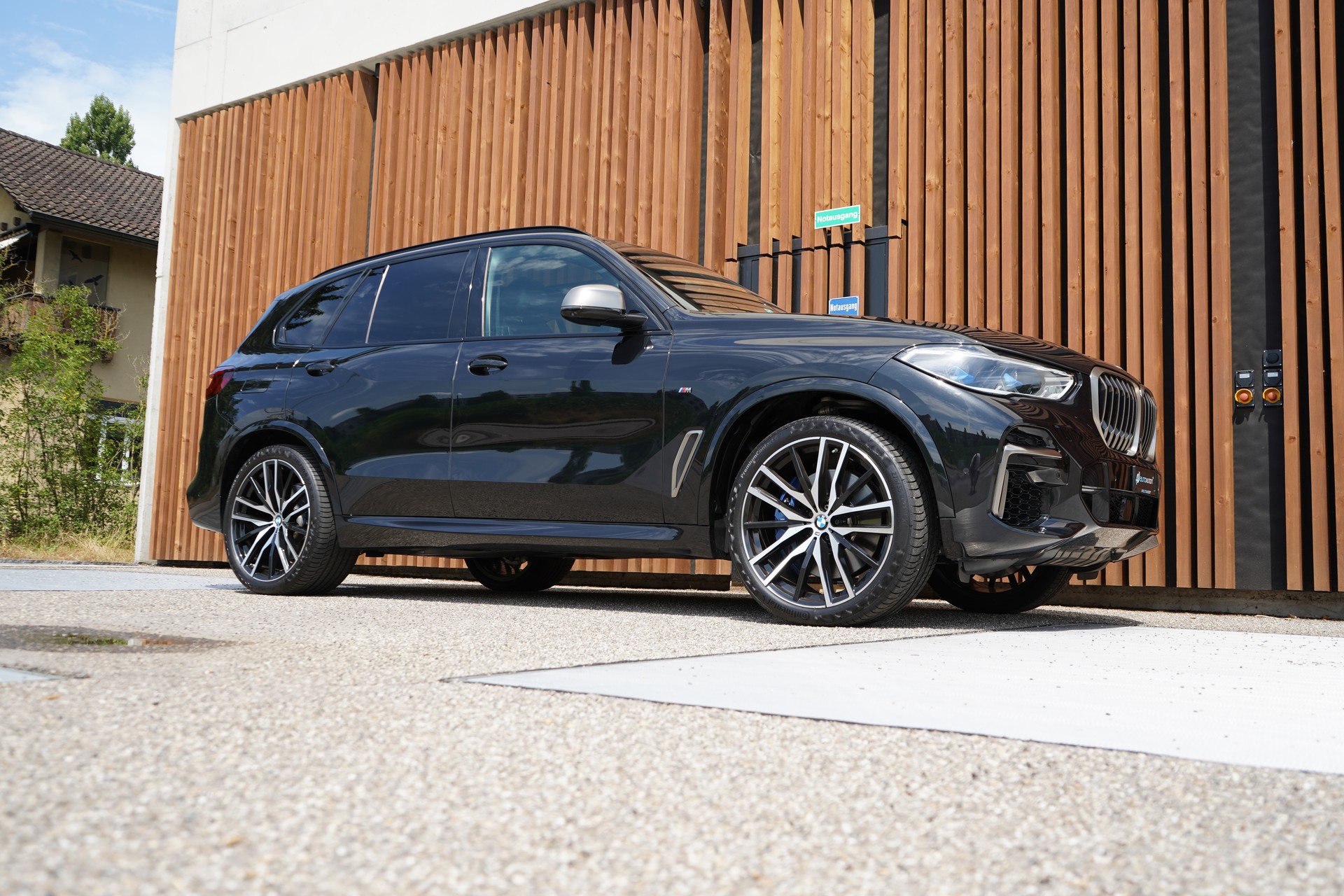 BMW X5 xDRIVE M50i BLACK STEPTRONIC l 530 PS-image-6