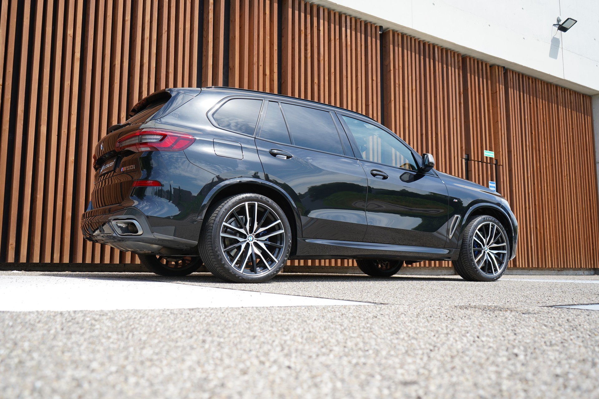 BMW X5 xDRIVE M50i BLACK STEPTRONIC l 530 PS-image-5