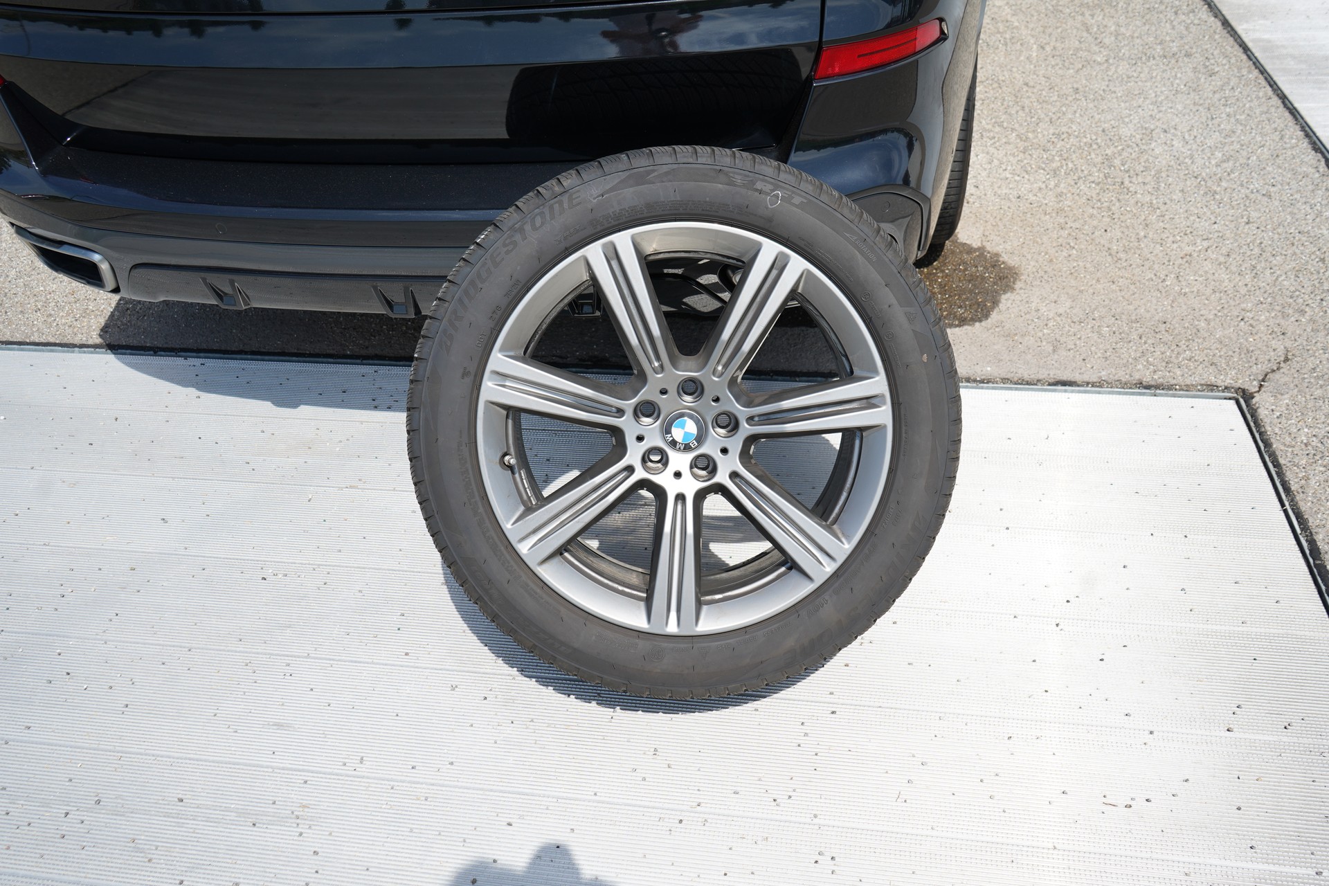 BMW X5 xDRIVE M50i BLACK STEPTRONIC l 530 PS-image-18