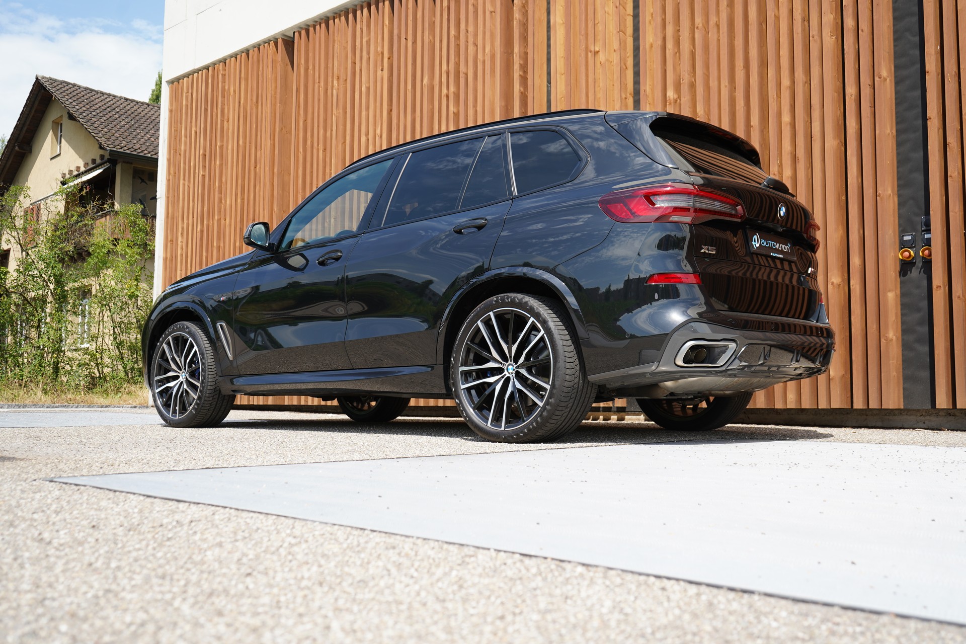 BMW X5 xDRIVE M50i BLACK STEPTRONIC l 530 PS-image-8