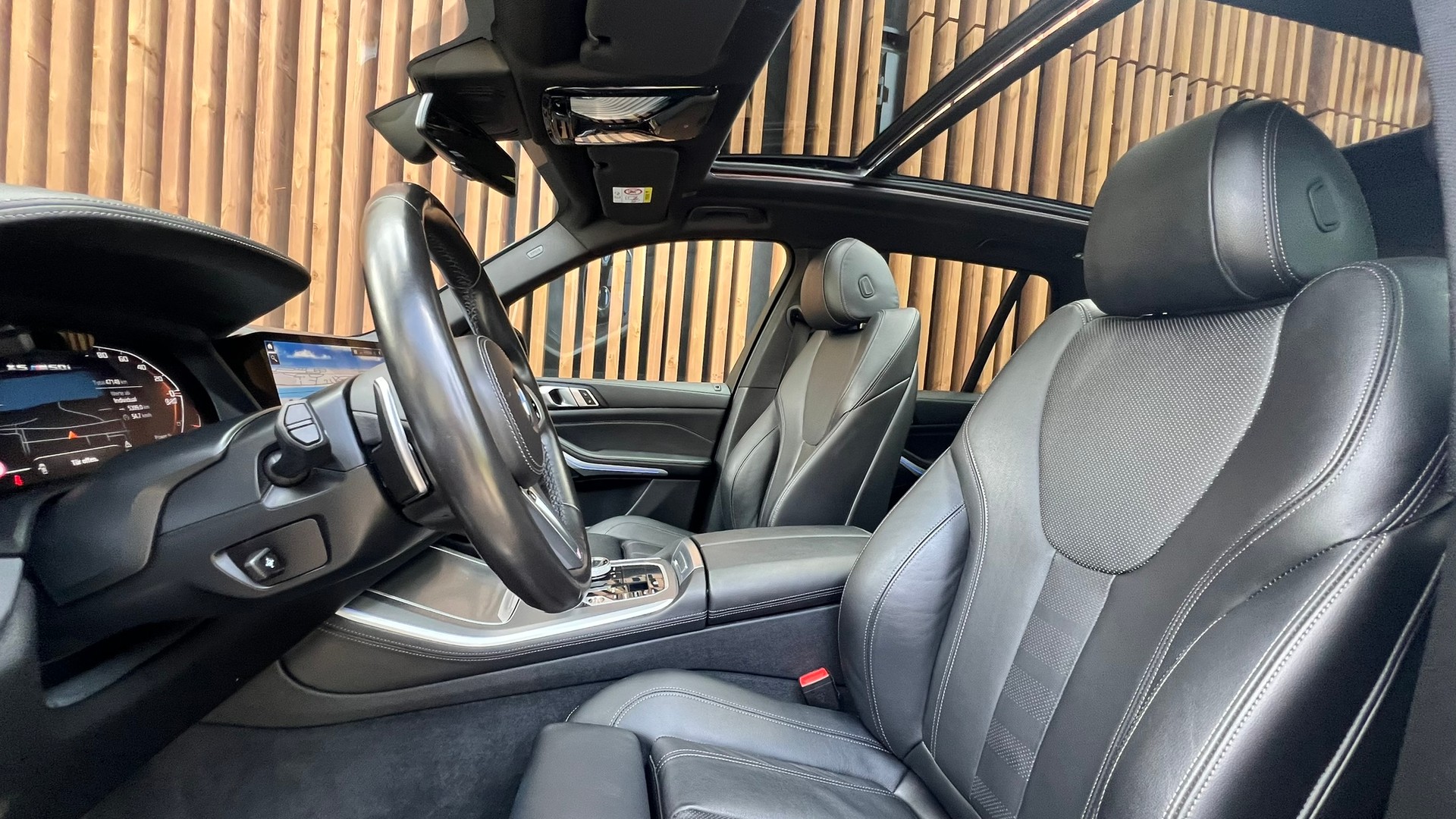 BMW X5 xDRIVE M50i BLACK STEPTRONIC l 530 PS-image-25