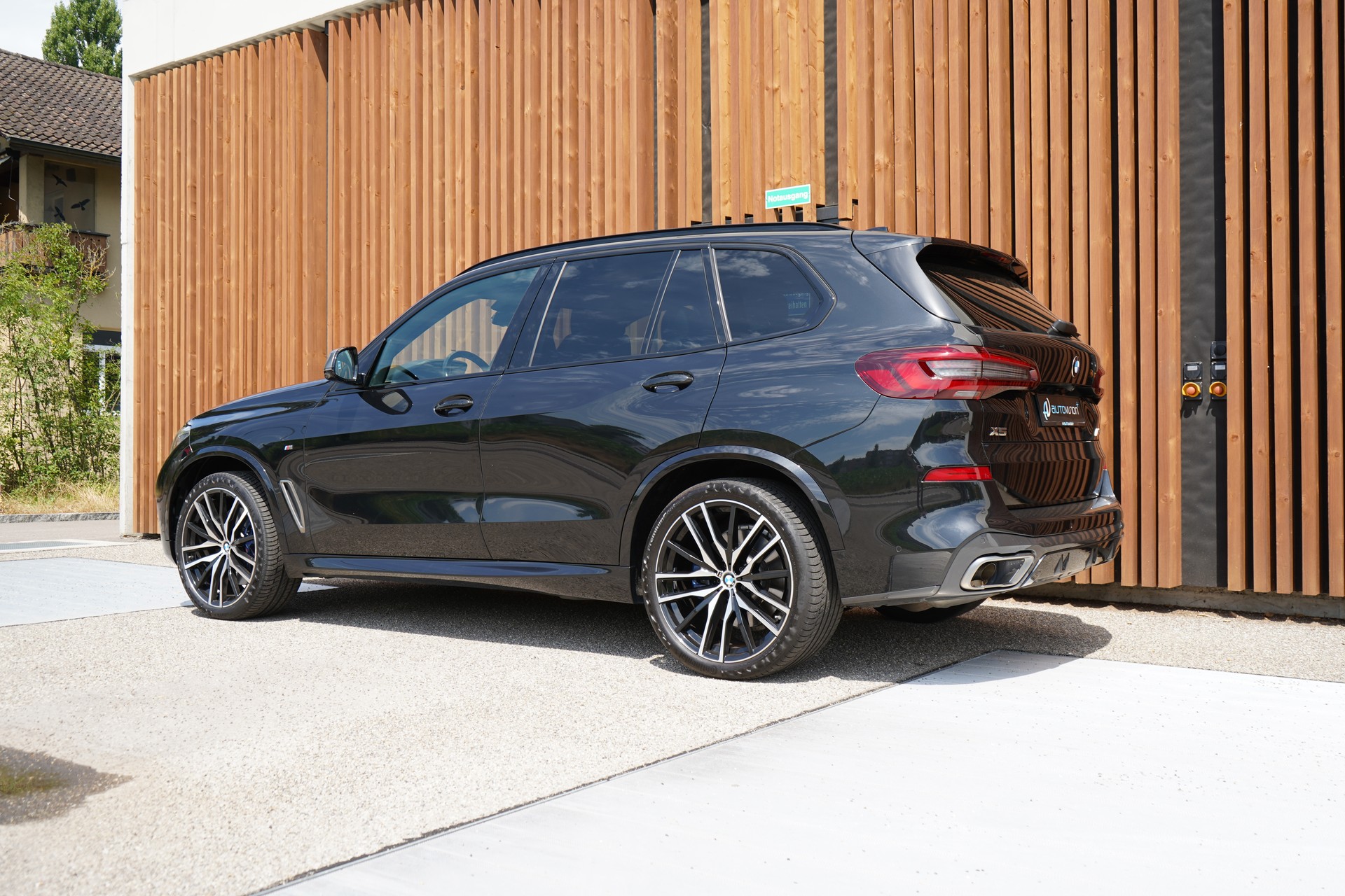 BMW X5 xDRIVE M50i BLACK STEPTRONIC l 530 PS-image-10