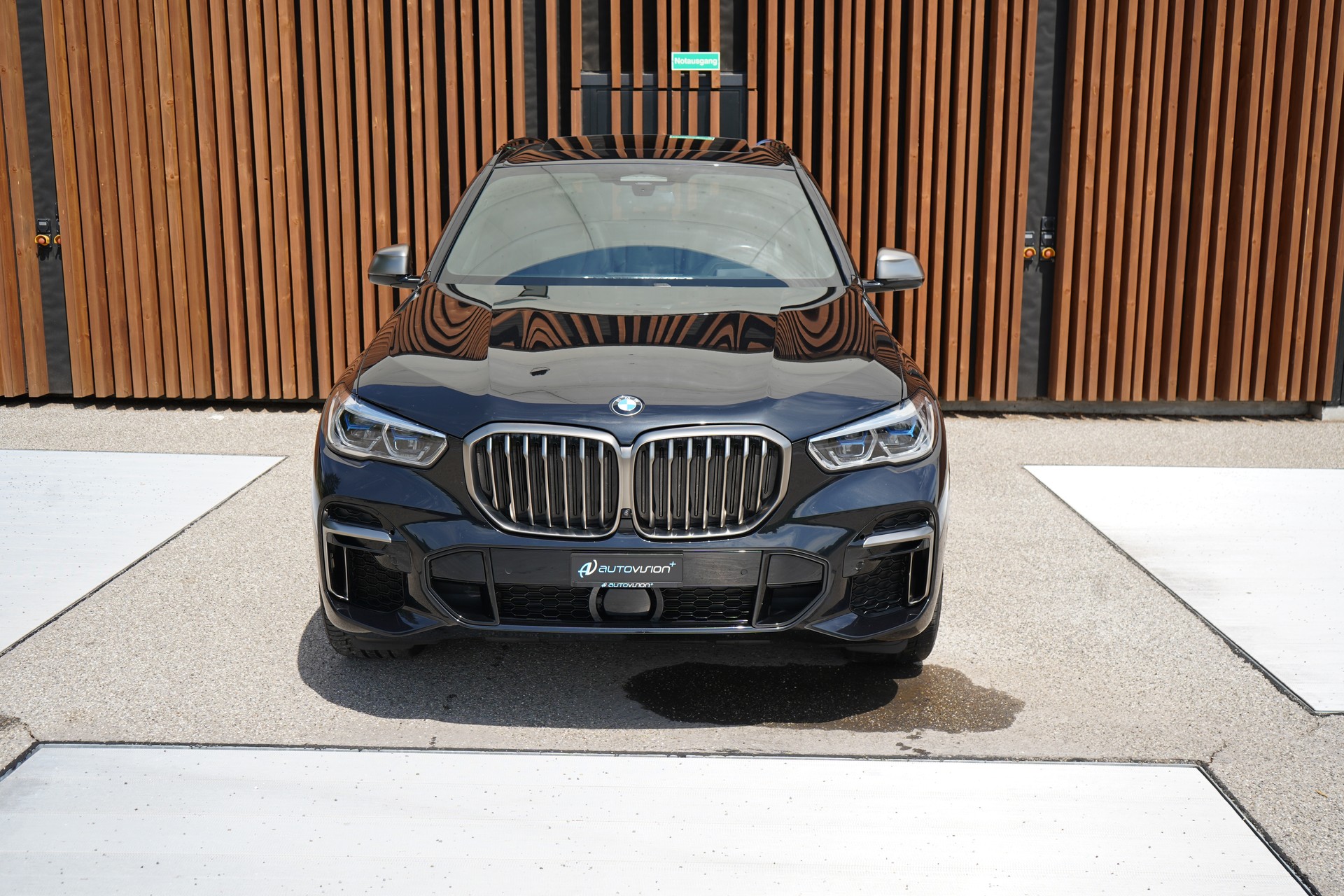 BMW X5 xDRIVE M50i BLACK STEPTRONIC l 530 PS-image-13
