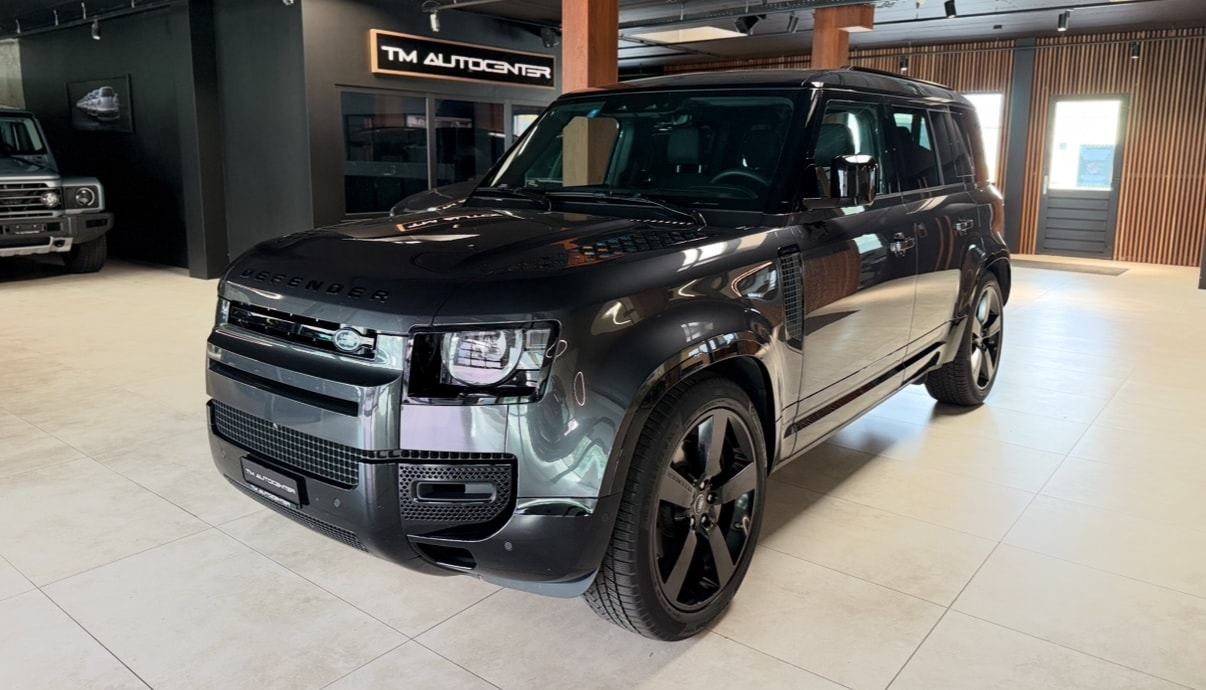 LAND ROVER Defender 110 3.0 D I6 300 SE AWD AT8