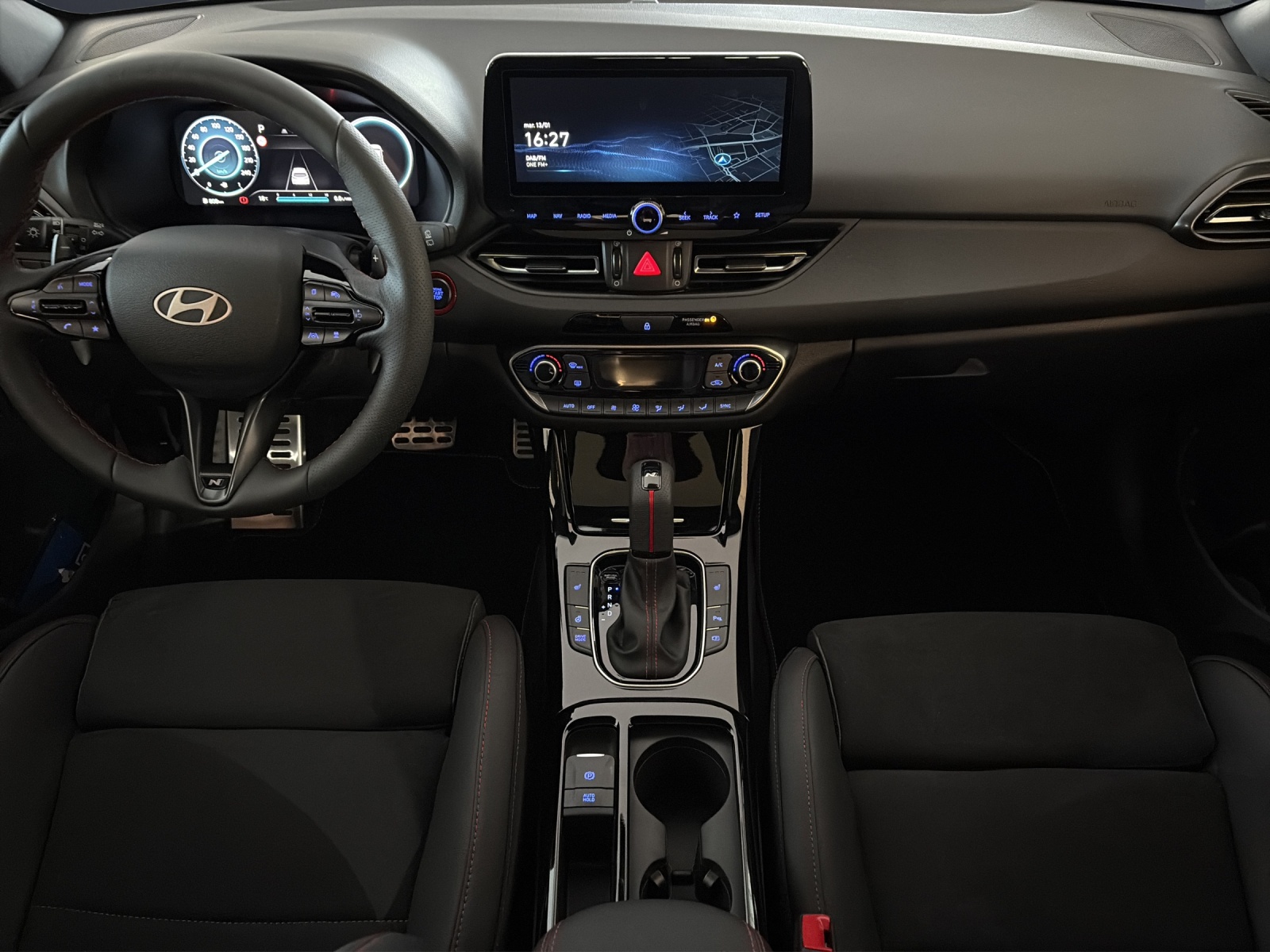 HYUNDAI i30 1.5 T-GDi N Line LUX 48V MH DCT-image-11