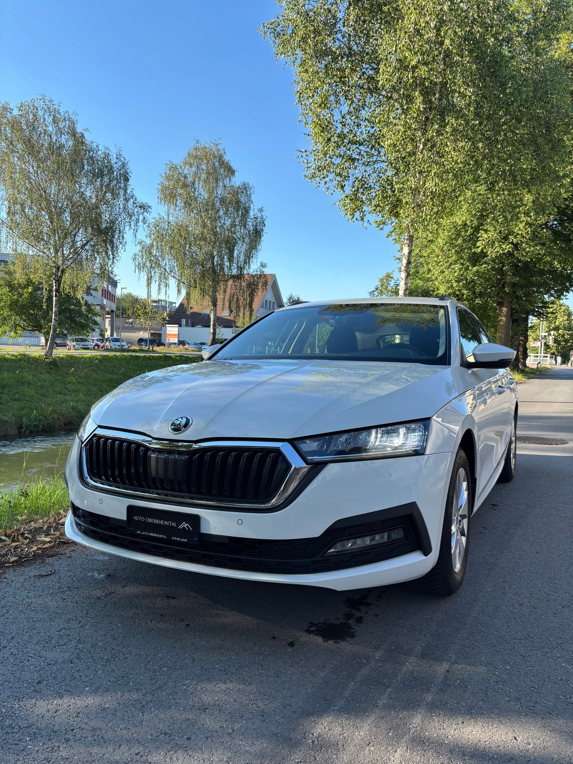 SKODA Octavia Combi 2.0 TDI DSG Ambition 4x4-image-0