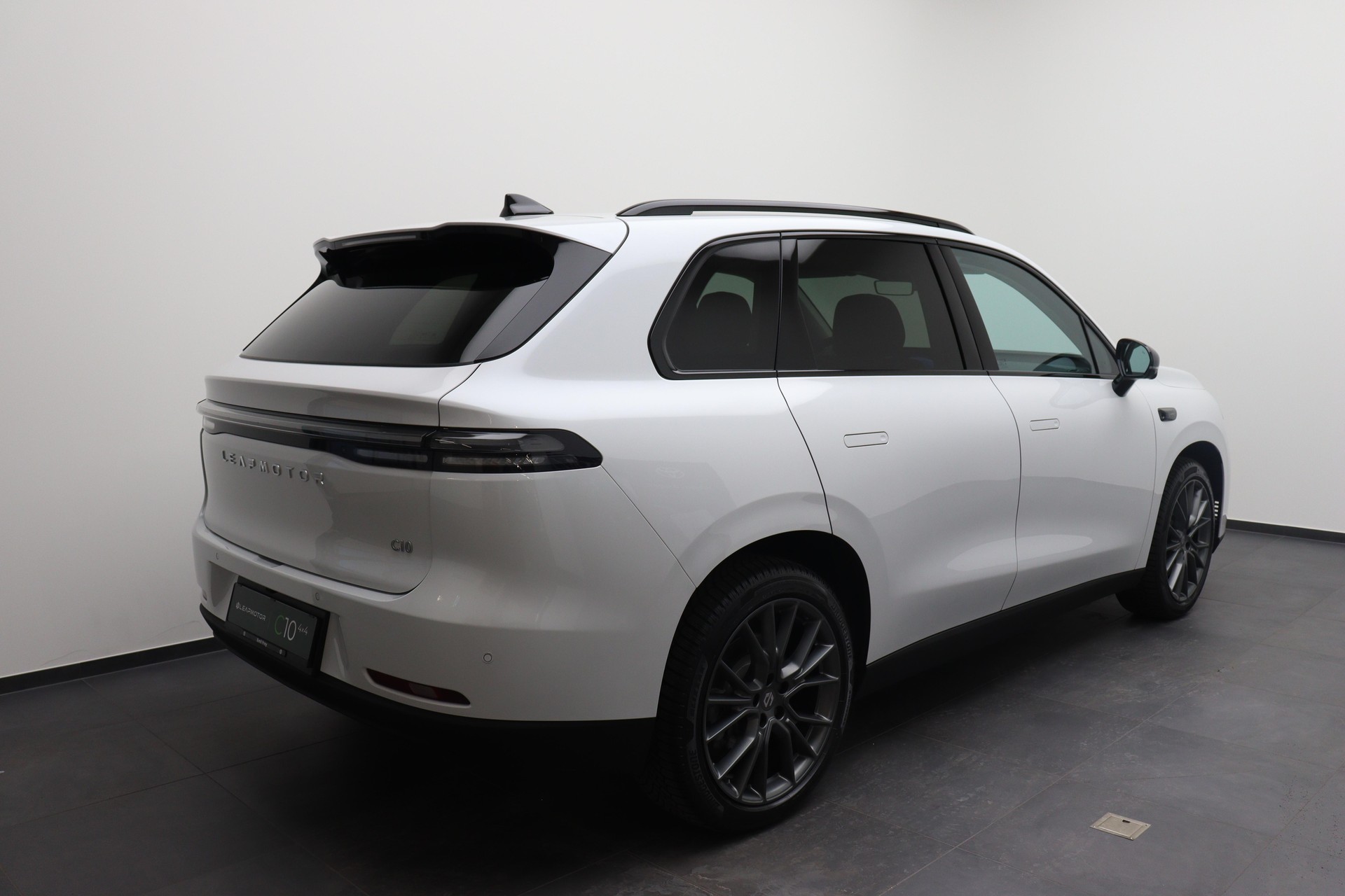 LEAPMOTOR C10 Design EV AWD-showroom-element-3