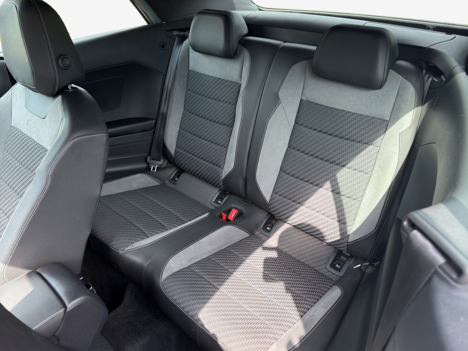 VW T-Roc Cabriolet 1.5 TSI EVO R-Line DSG-image-8