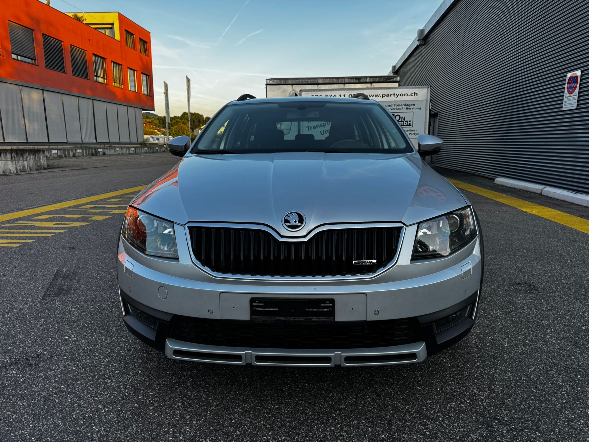 SKODA Octavia Combi 2.0 TDI Scout 4x4 DSG-image-1