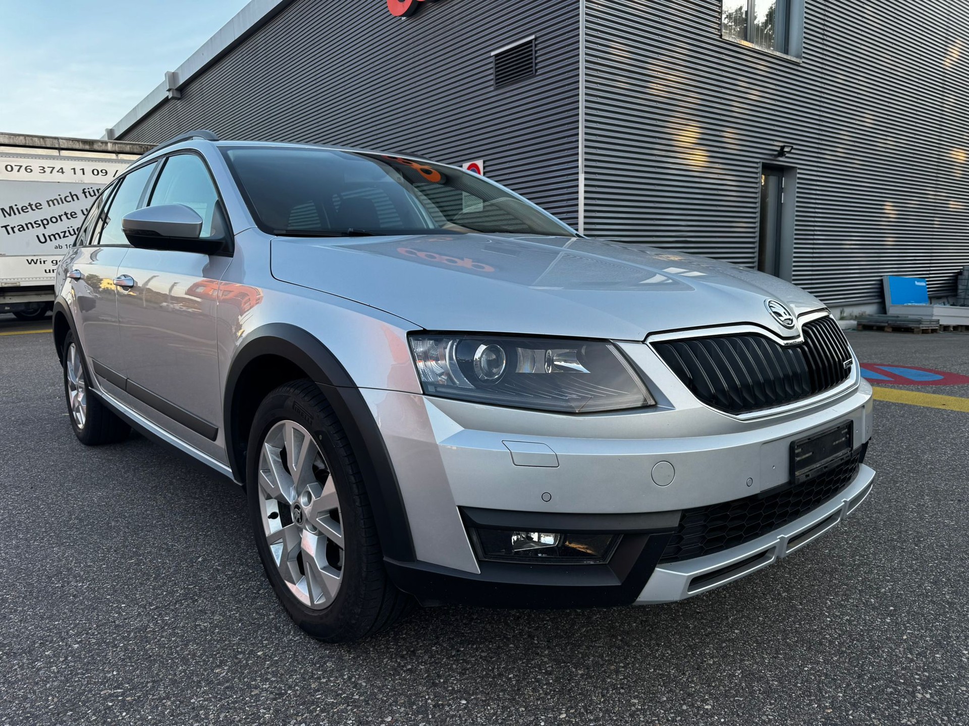 SKODA Octavia Combi 2.0 TDI Scout 4x4 DSG-image-0