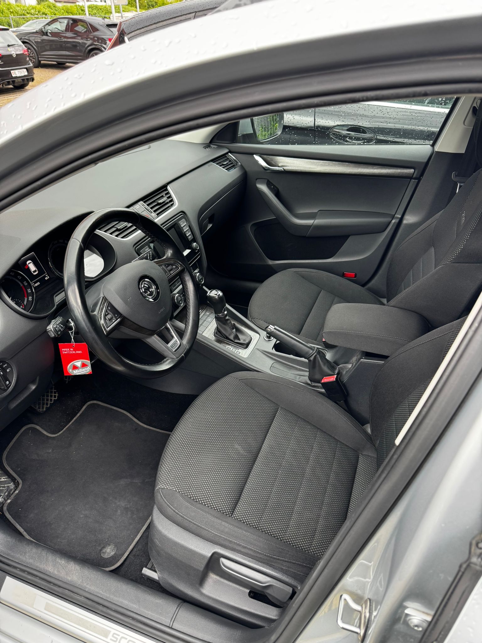 SKODA Octavia Combi 2.0 TDI Scout 4x4 DSG-image-9