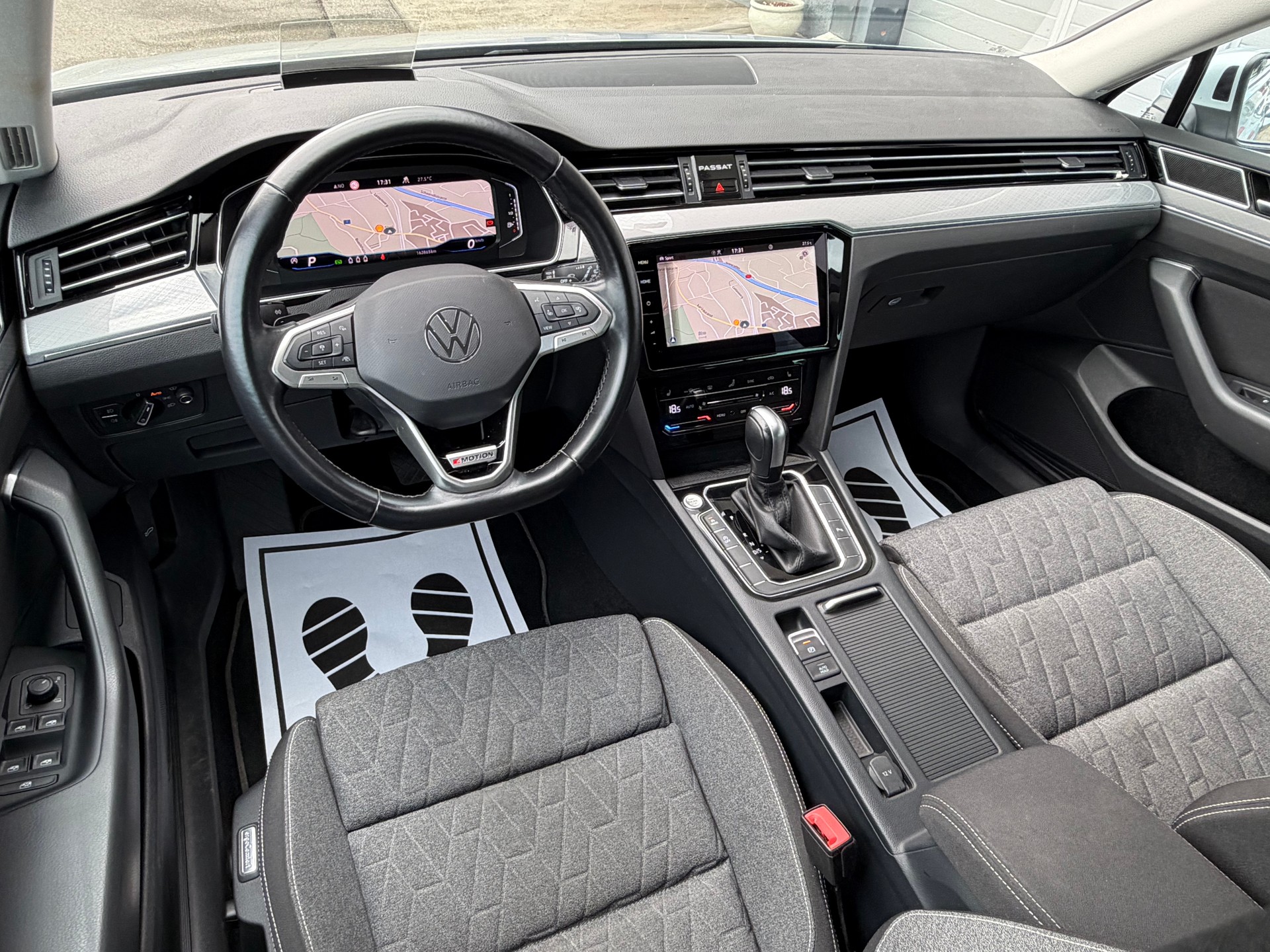 VW Passat 2.0 TDI BMT Business 4Motion DSG-image-12