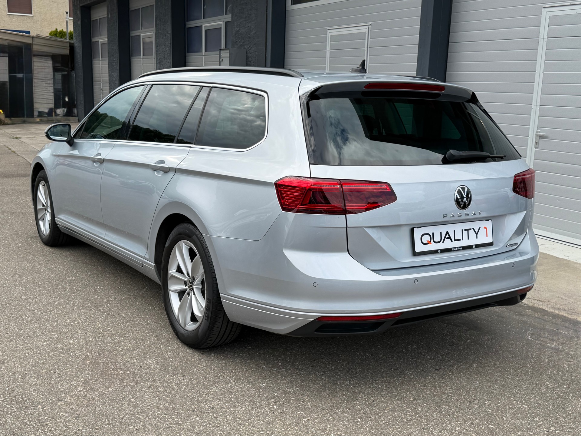 VW Passat 2.0 TDI BMT Business 4Motion DSG-image-4