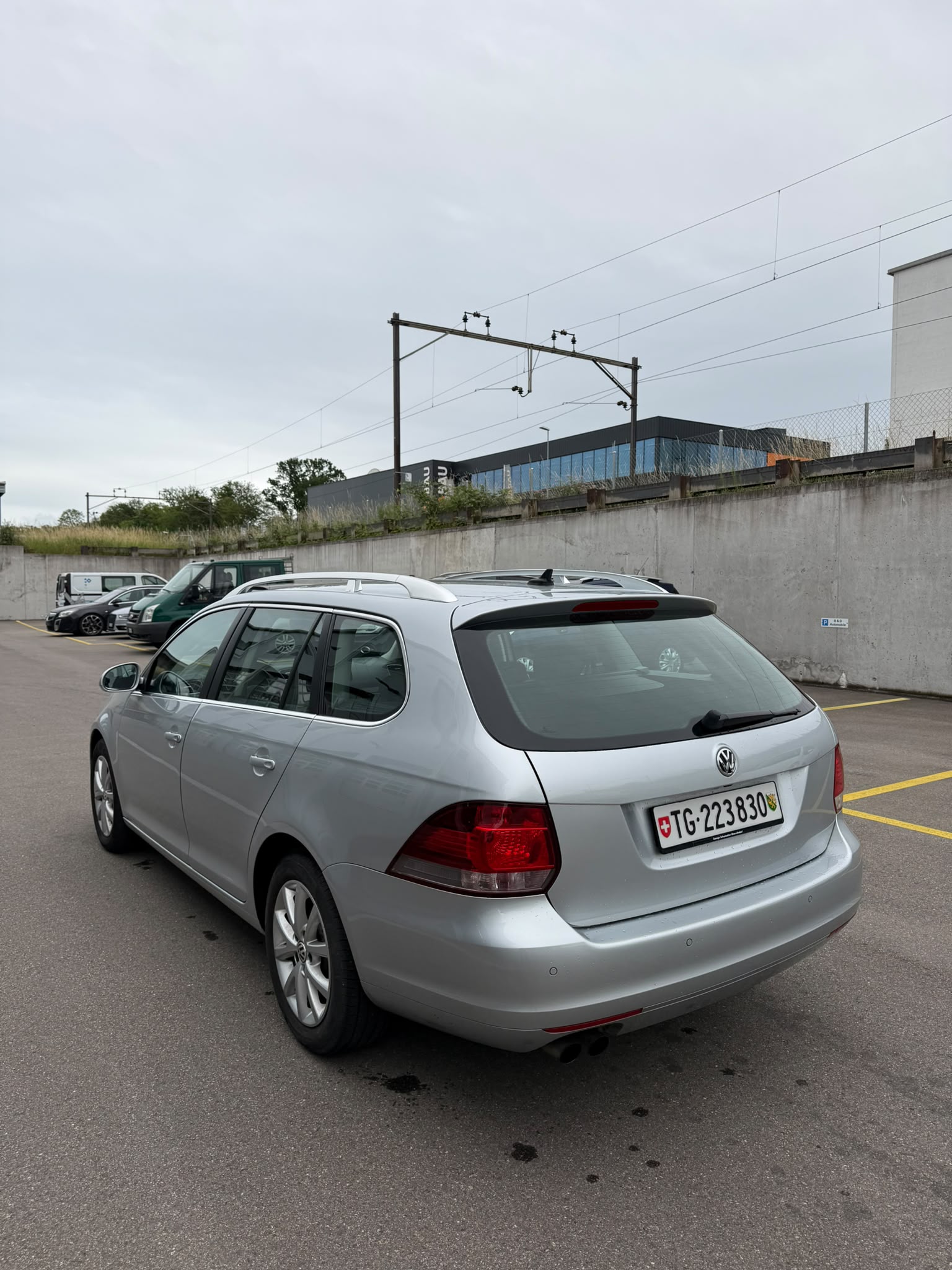VW Variant 1.4 TSI Highline DSG-image-1