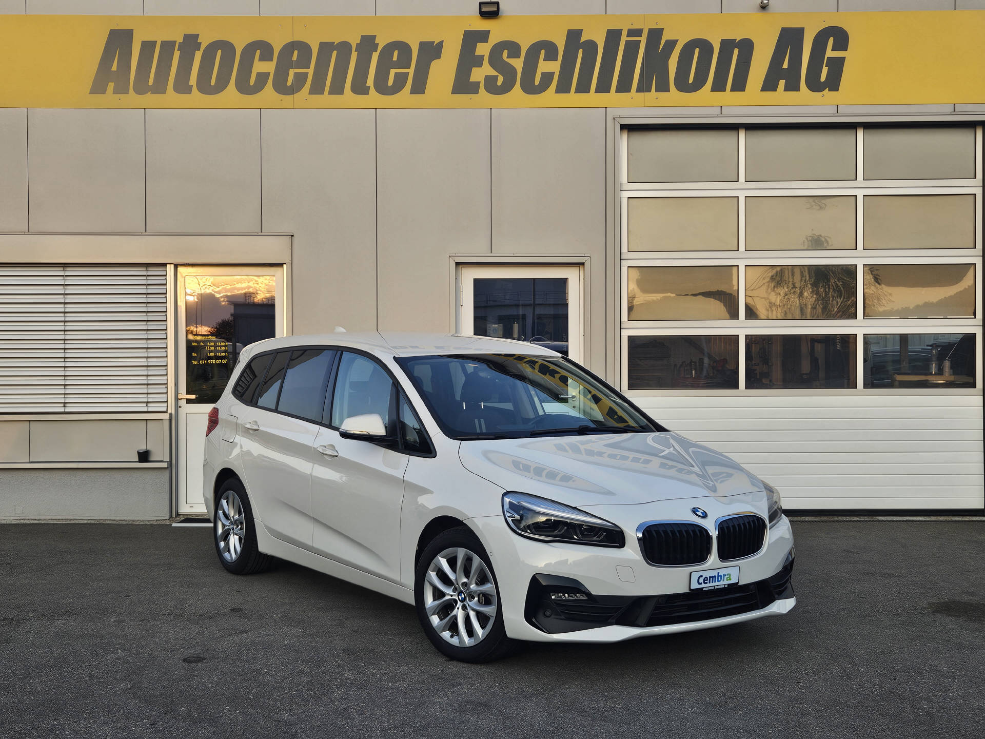 BMW 220xd Gran Tourer * Frisch ab MFK * Head-Up Display * Rückfahrkamera * Navi * Sitzheizung *-showroom-element-2