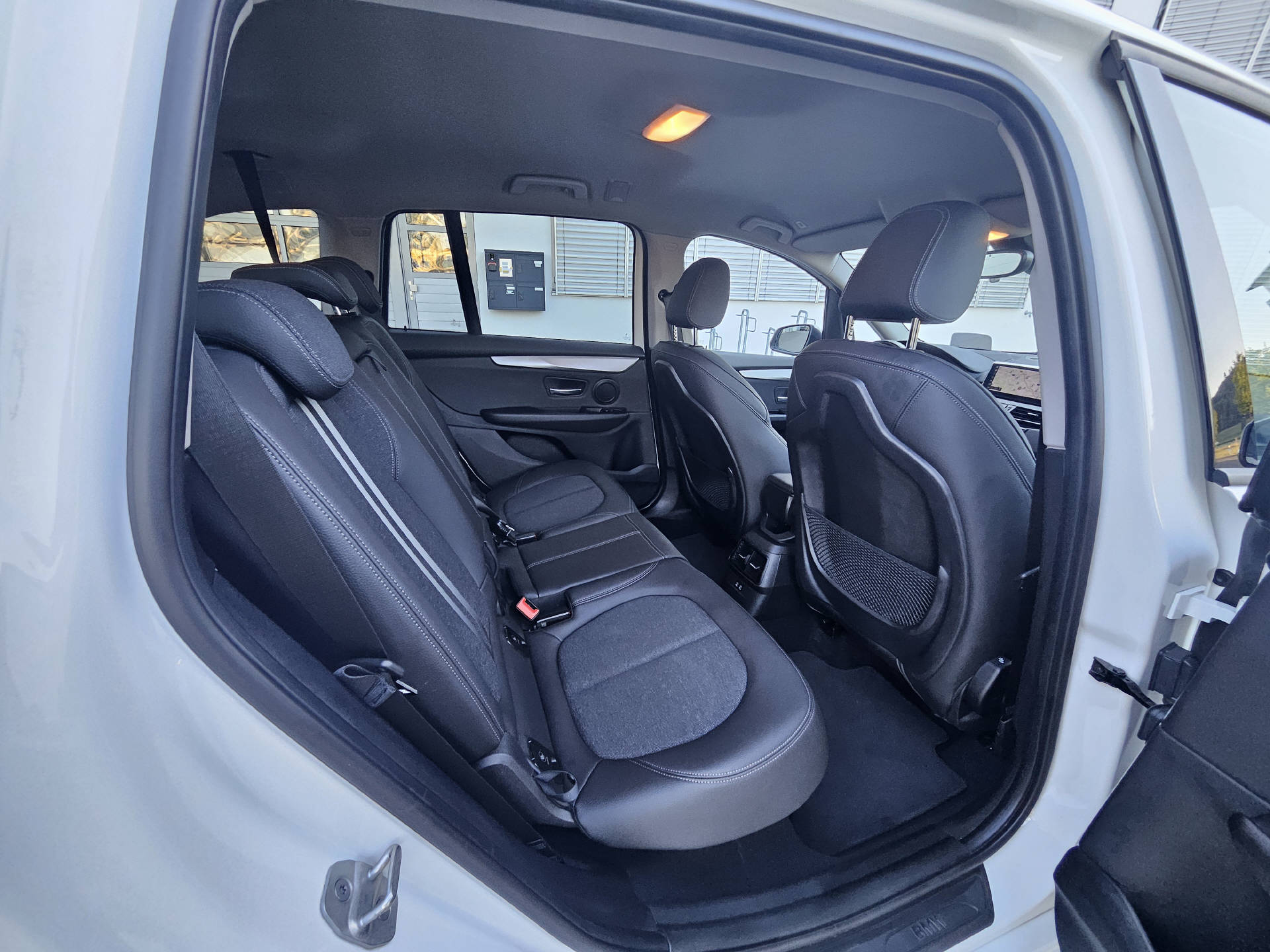 BMW 220xd Gran Tourer * Frisch ab MFK * Head-Up Display * Rückfahrkamera * Navi * Sitzheizung *-image-17