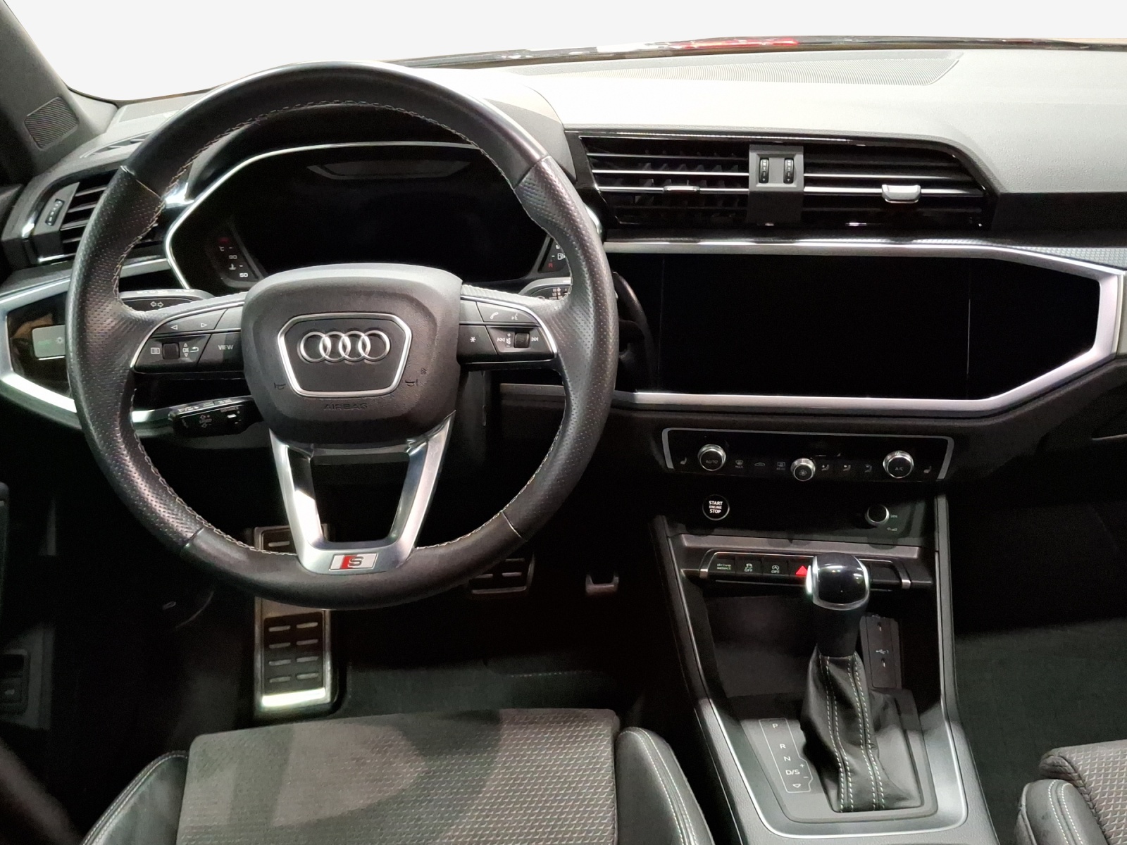 AUDI Q3 45 TFSI S line quattro S-tronic-image-8