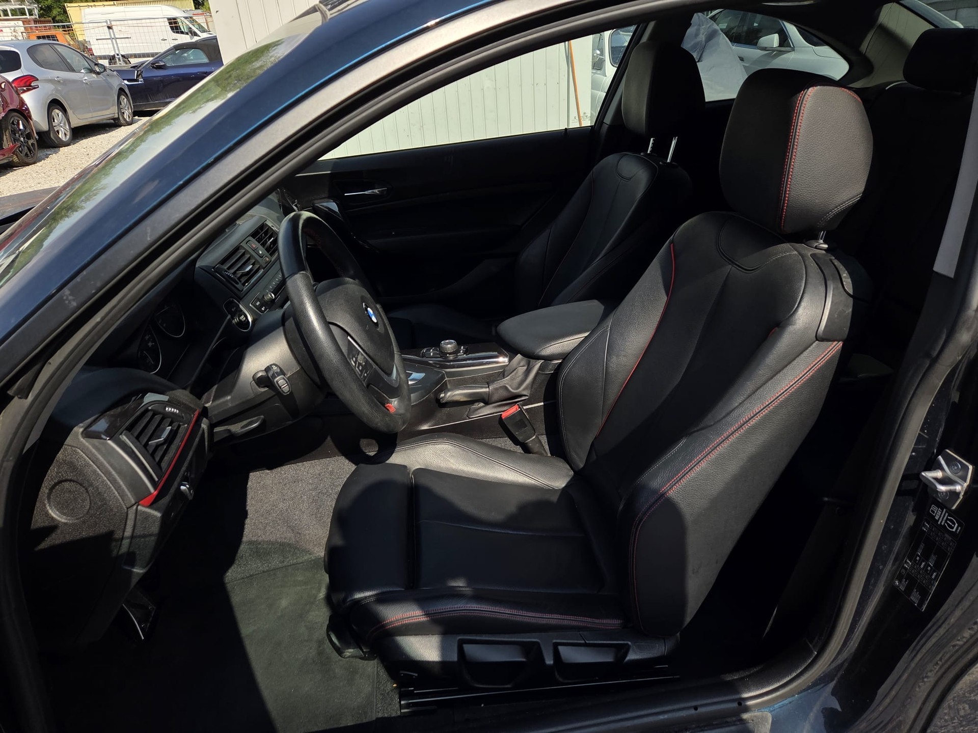 BMW 220i Sport Line Steptronic-image-10