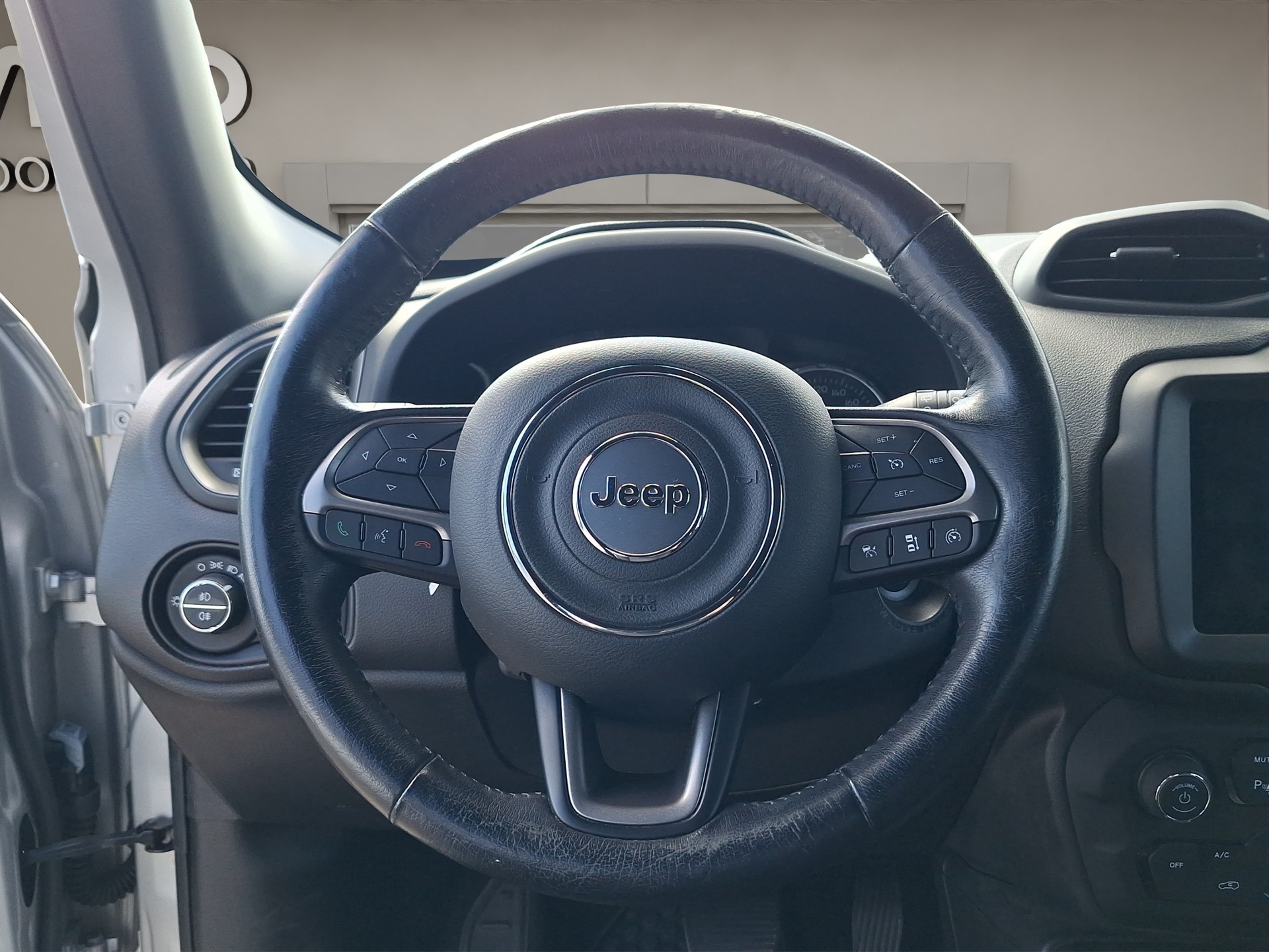 JEEP Renegade 1.3 Turbo Limited AWD-image-11