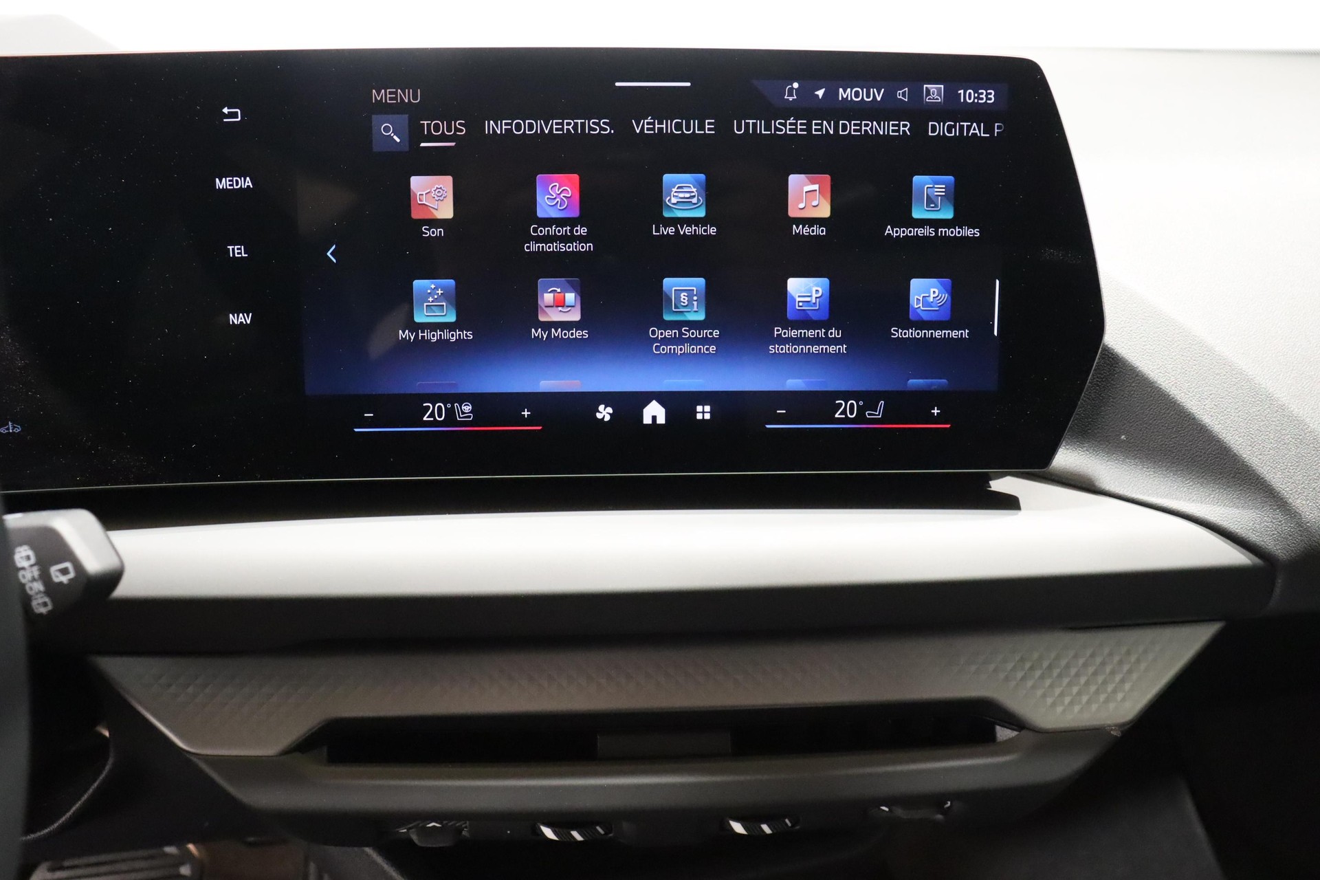 BMW 120i-image-16