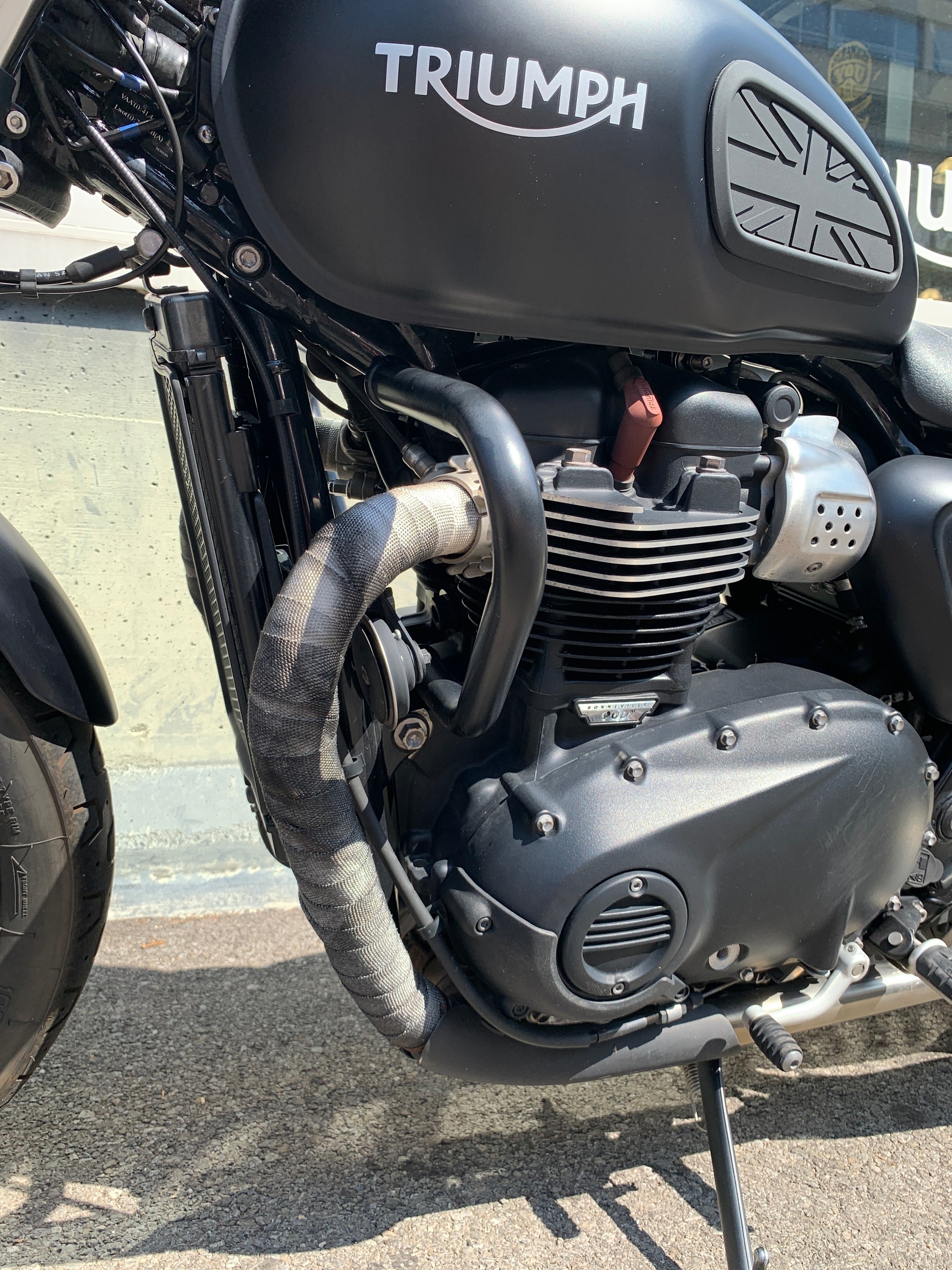 TRIUMPH Street Twin-image-6