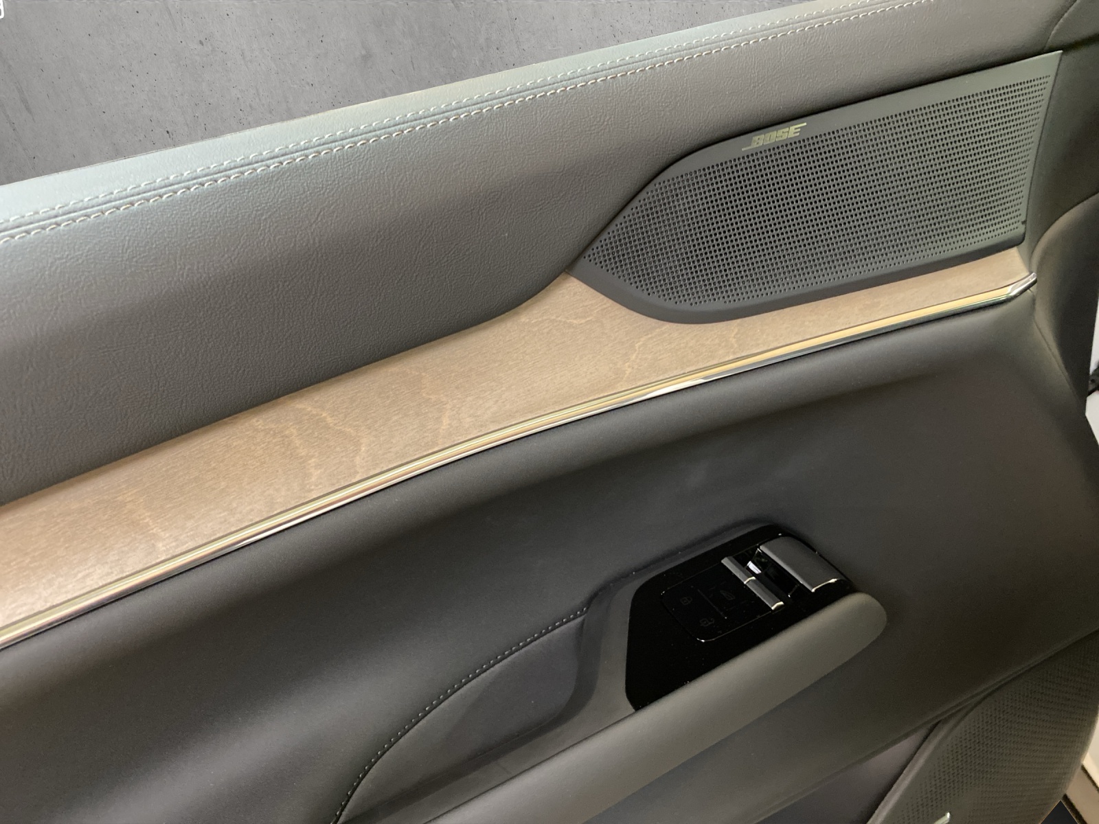 VOLVO EX90 Twin 111 kWh Ultra AWD-image-9