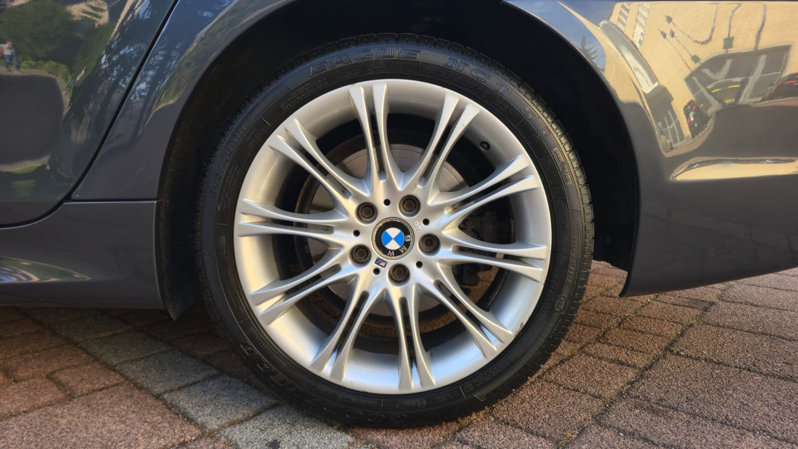 BMW 530xi Steptronic M-Paket| Facelift| Aus erster Hand| Top Ausstattung| Frisch ab MFK| AHK- Kupplung| Abstandsregelautomat|-image-9