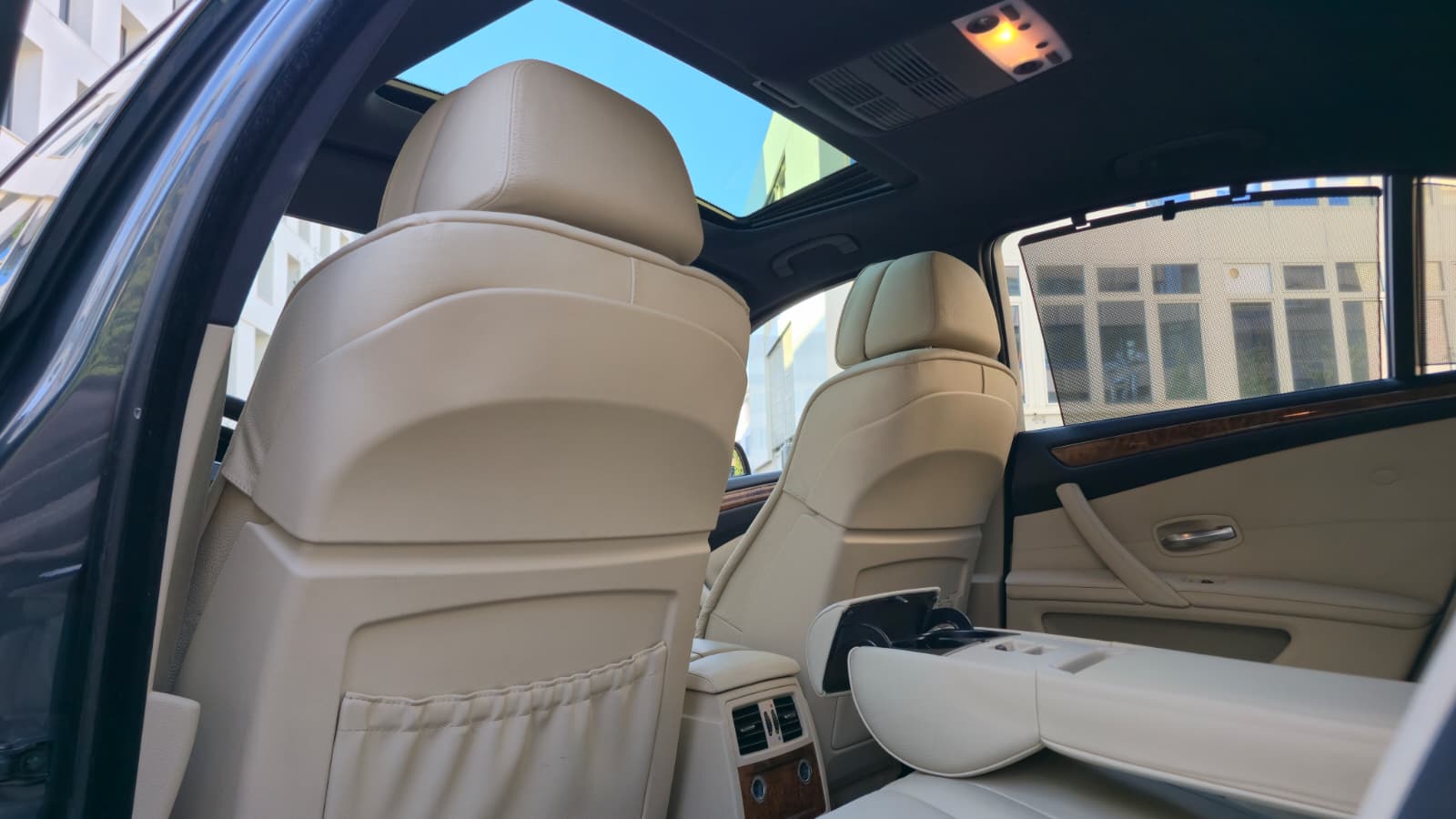 BMW 530xi Steptronic M-Paket| Facelift| Aus erster Hand| Top Ausstattung| Frisch ab MFK| AHK- Kupplung| Abstandsregelautomat|-image-12