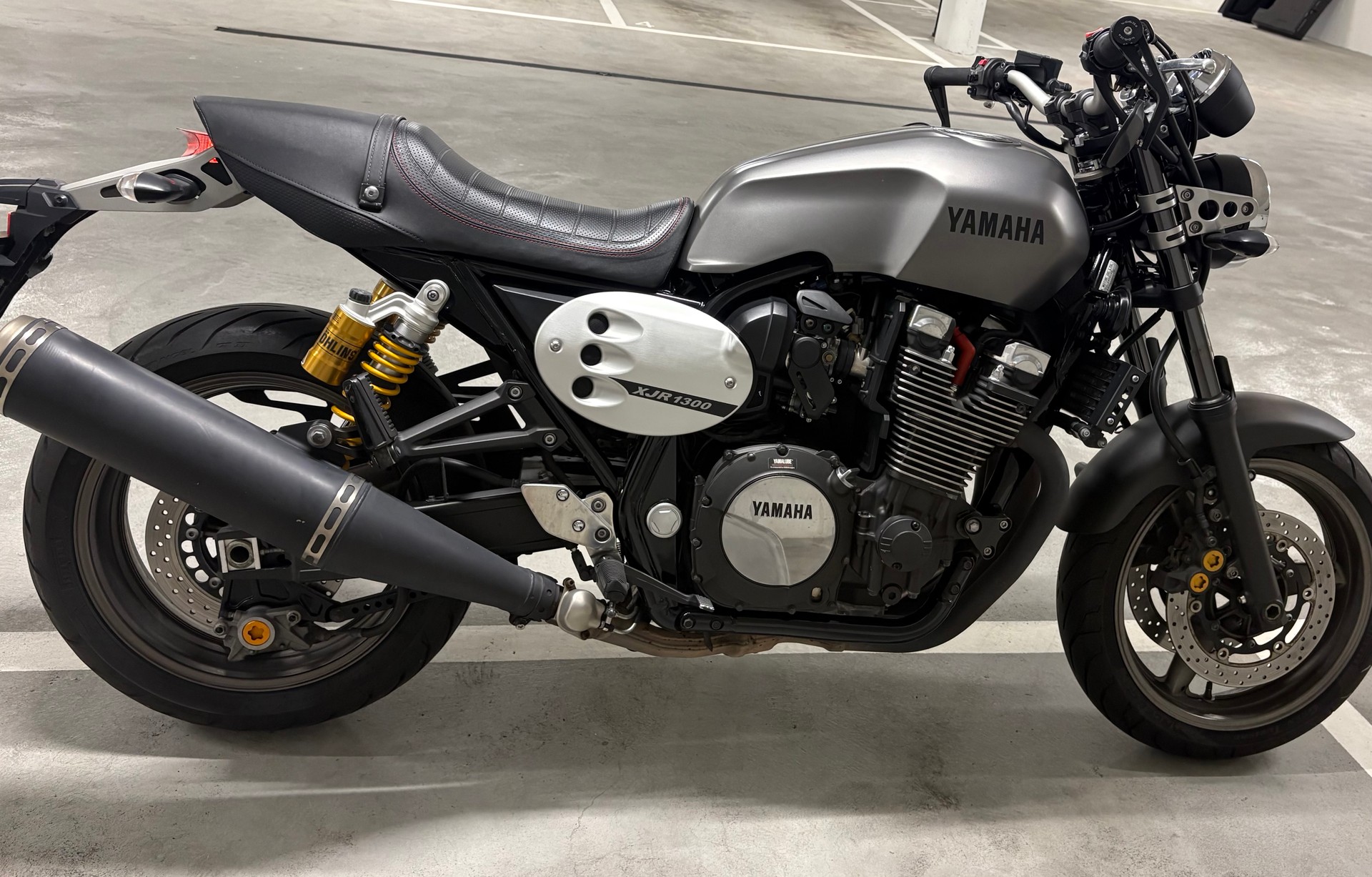 YAMAHA XJR 1300-image-1