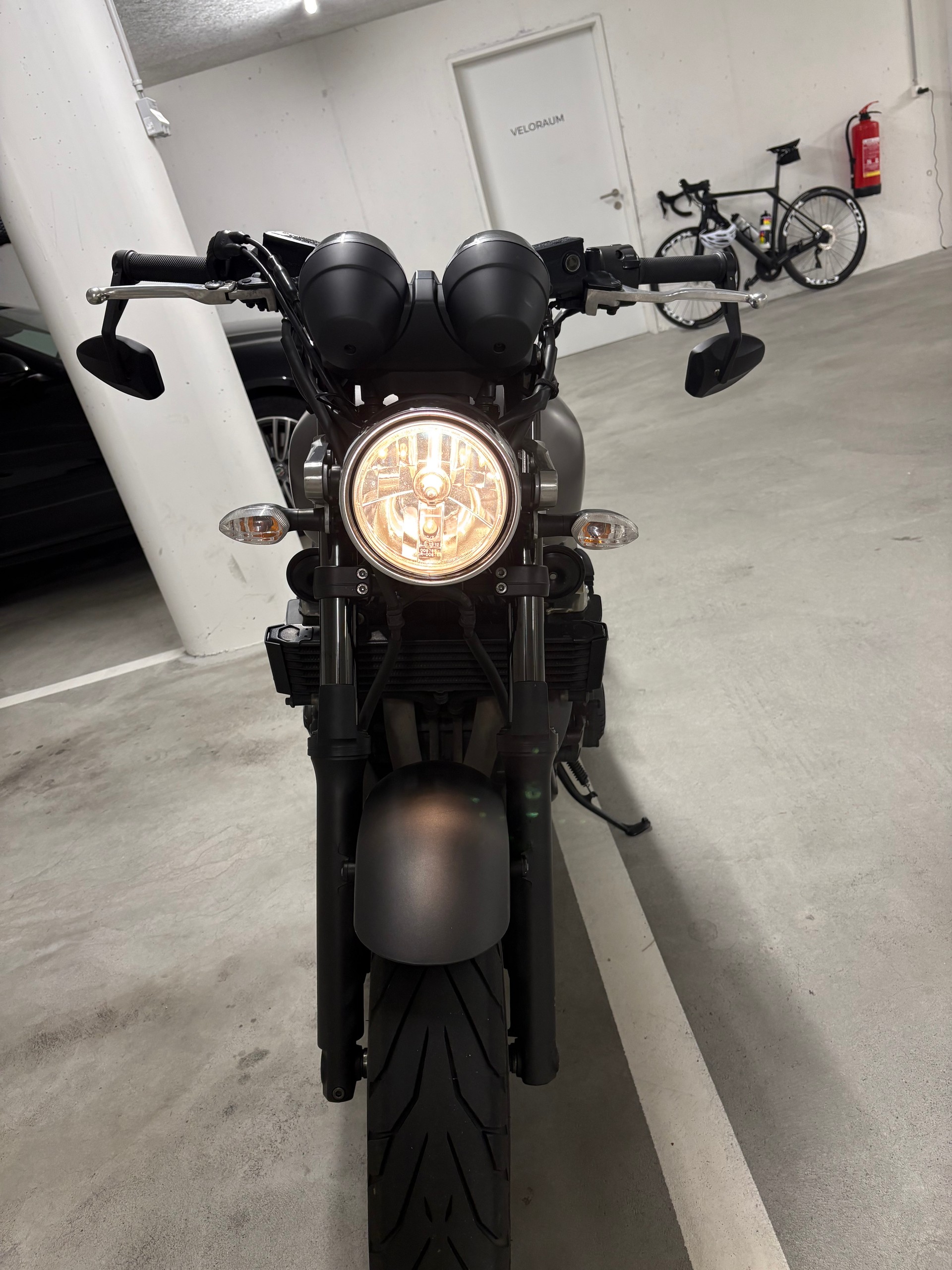 YAMAHA XJR 1300-image-4