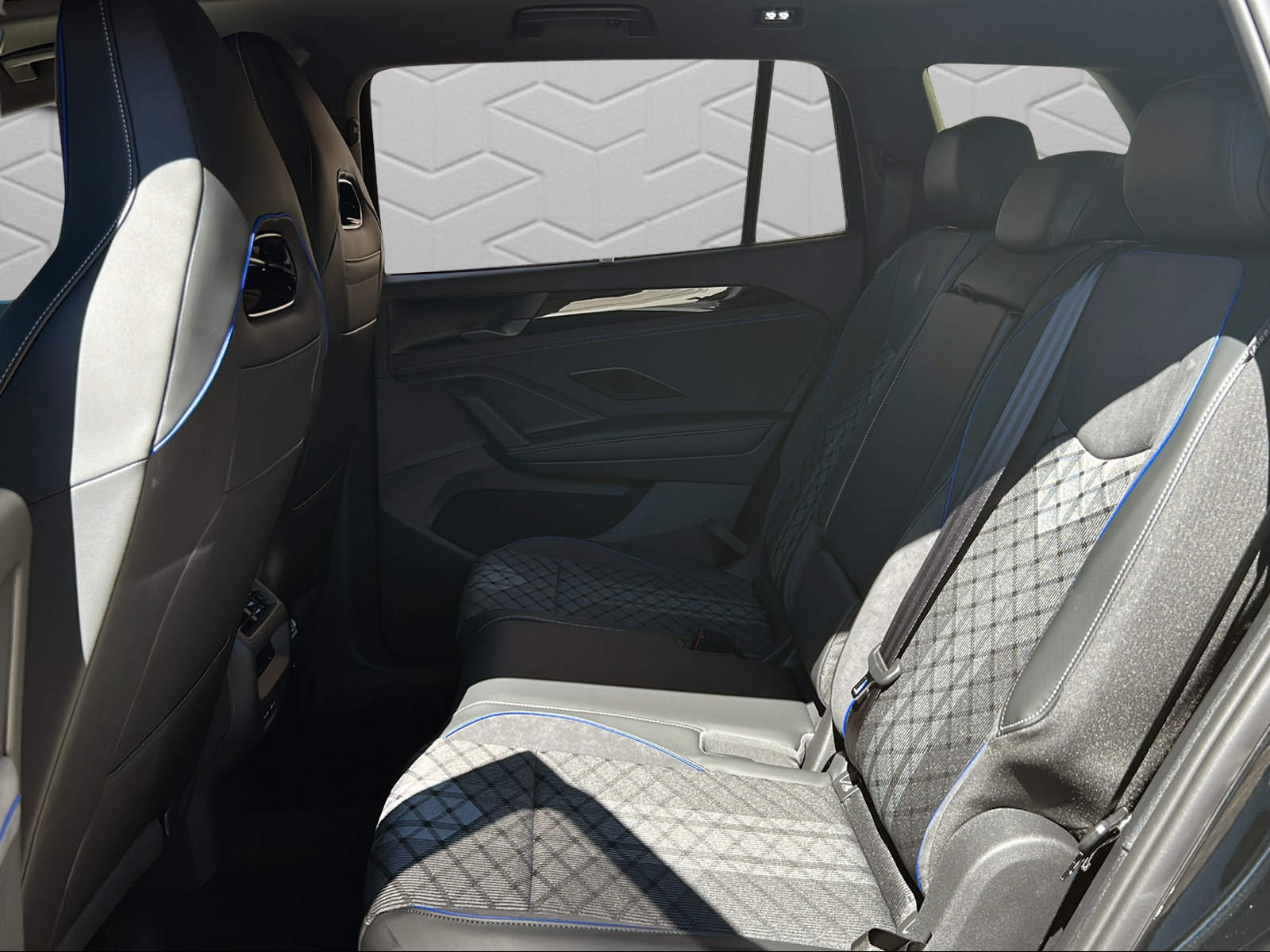 VW Tayron 2.0 TSI R-Line Plus DSG 4Motion-image-12