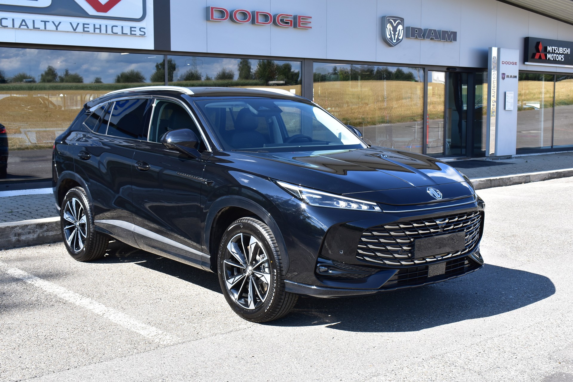 MG HS 1.5 T Hybrid+ Luxury-image-1