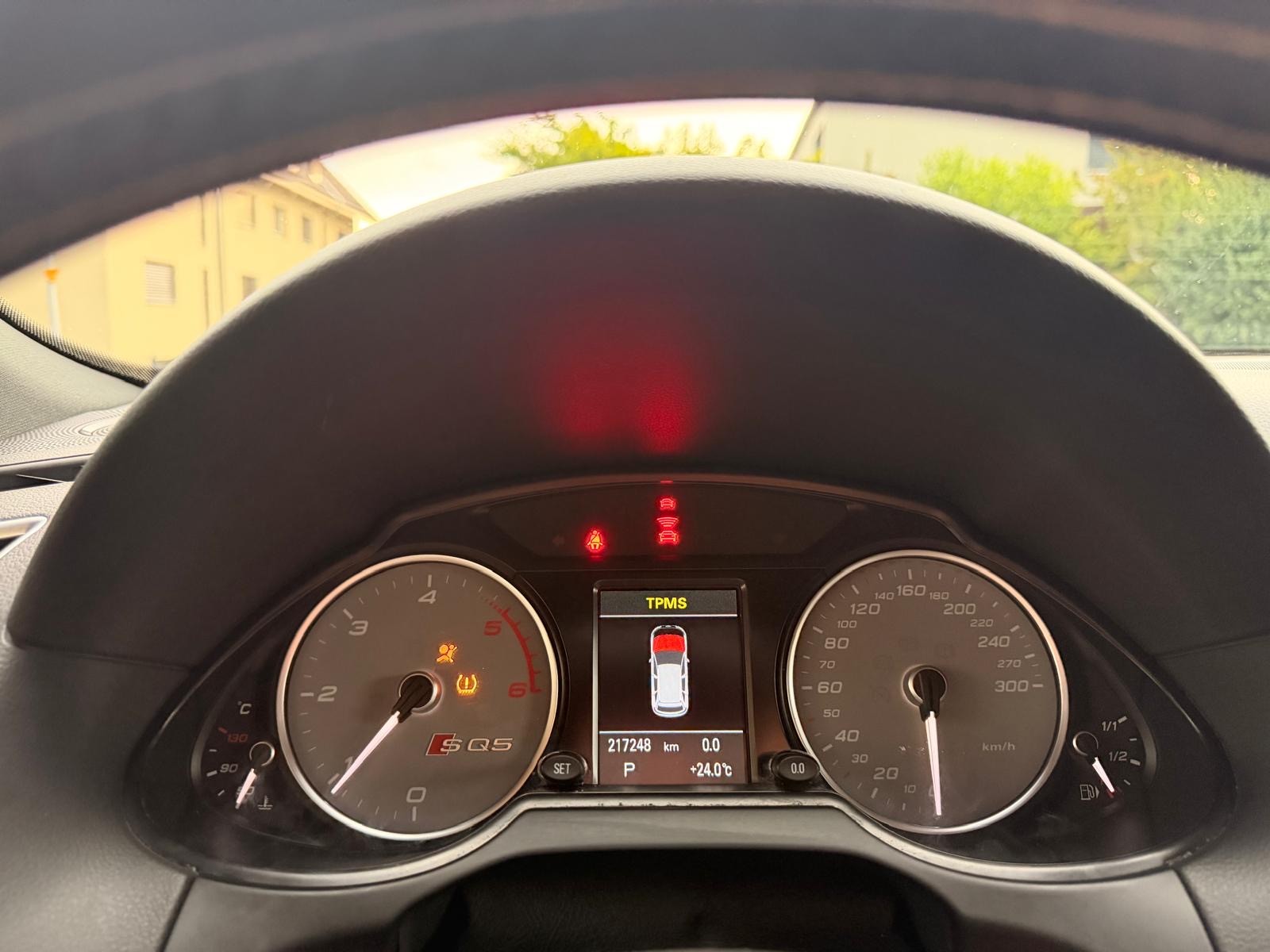 AUDI SQ5 3.0 TDI plus quattro tiptronic-image-13