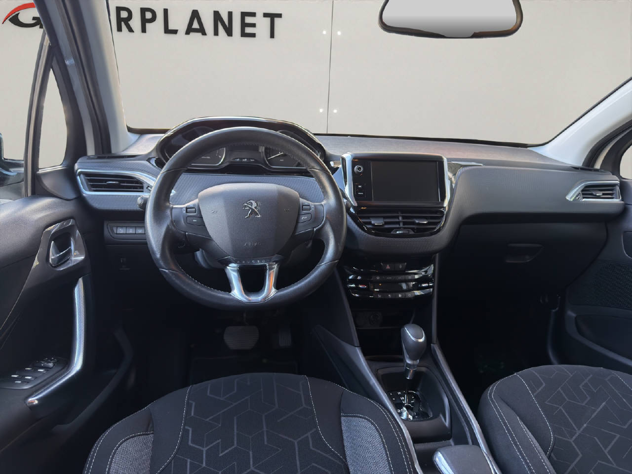 PEUGEOT 2008 1.2 PureTech 110 PS Style Automat-image-4