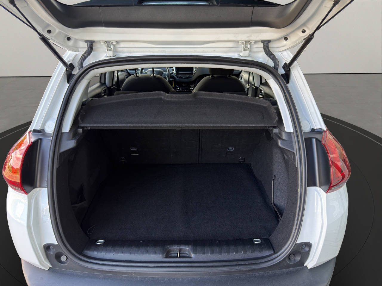 PEUGEOT 2008 1.2 PureTech 110 PS Style Automat-image-12