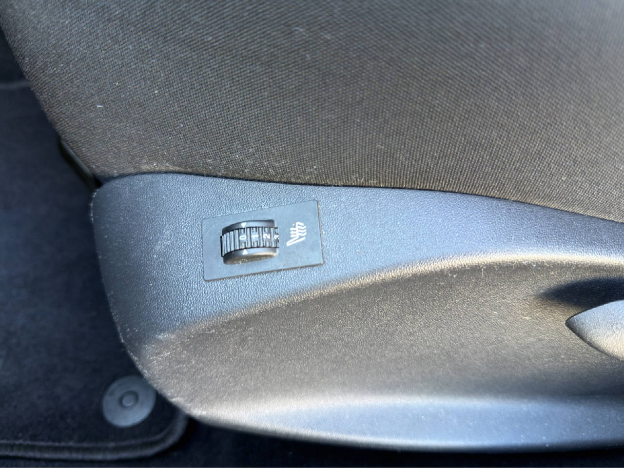 PEUGEOT 2008 1.2 PureTech 110 PS Style Automat-image-10