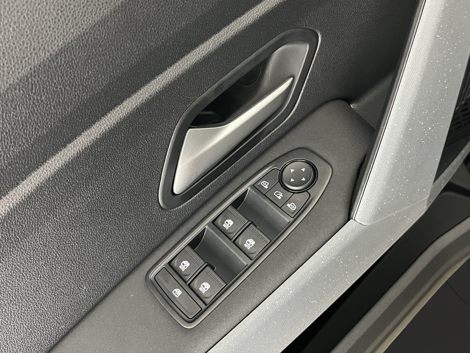 DACIA Bigster 1.2 Hybrid Journey 4WD-image-12
