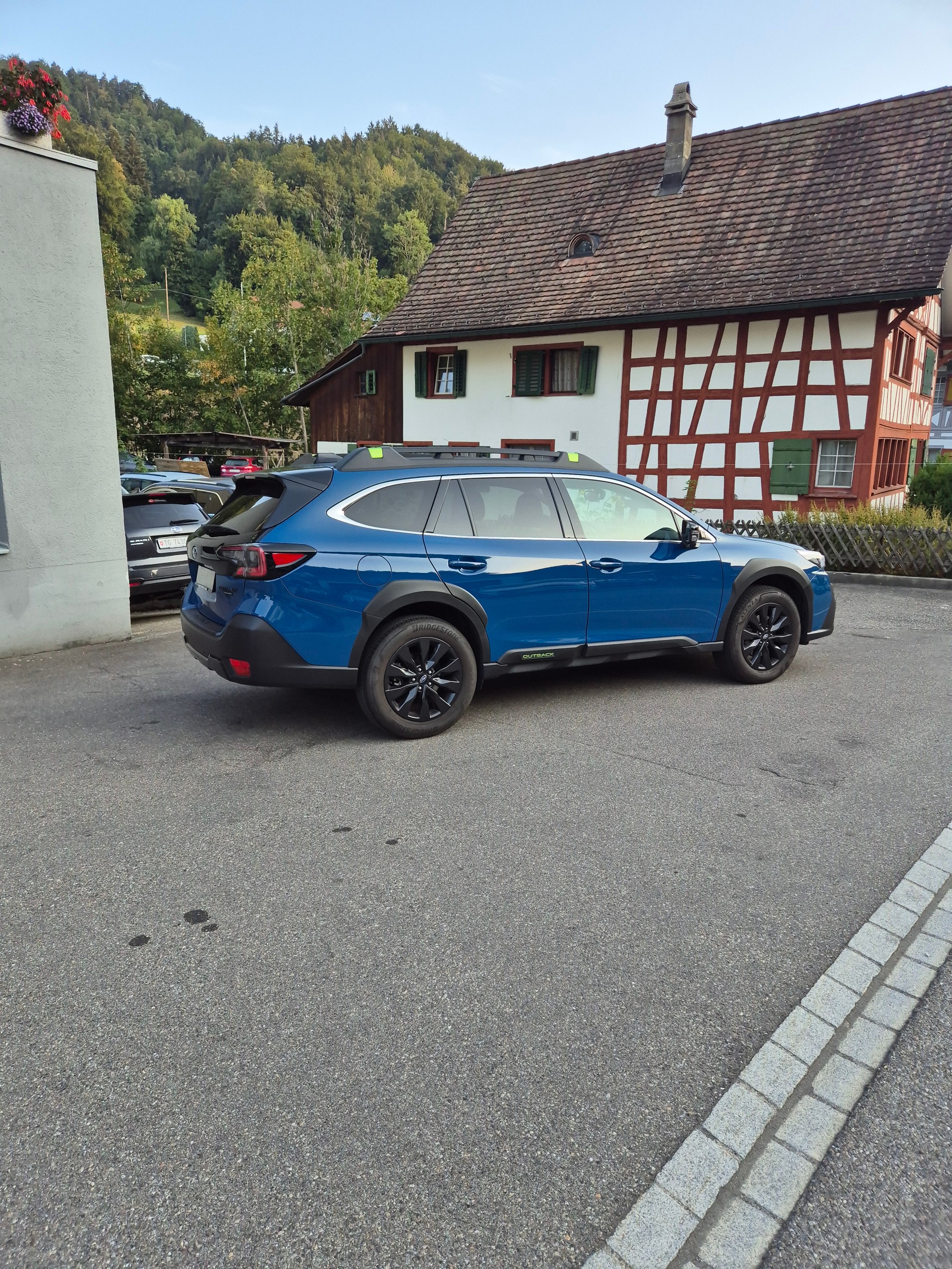 SUBARU Outback 2.5i Crossroad AWD Lineartronic-image-3