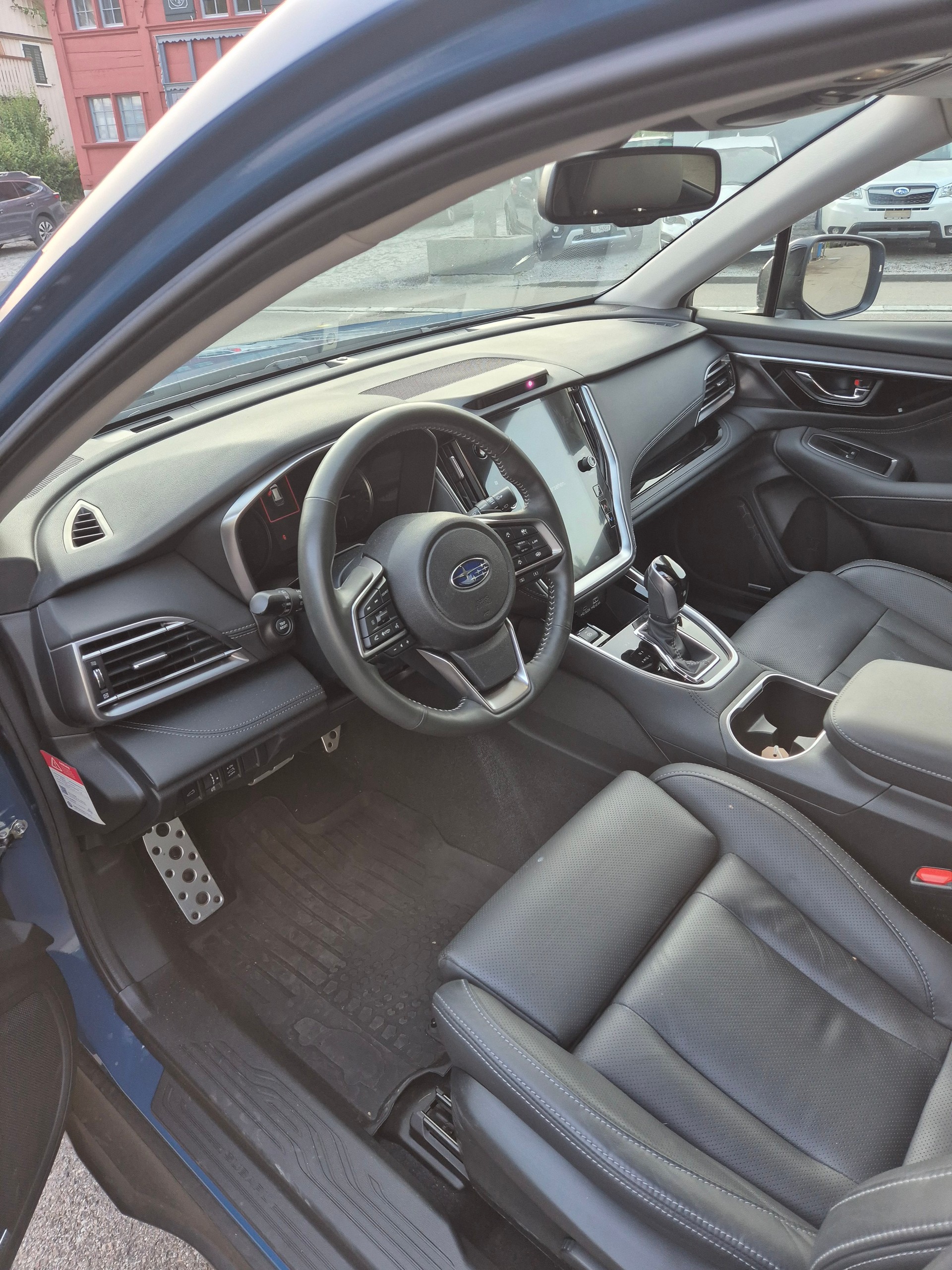 SUBARU Outback 2.5i Crossroad AWD Lineartronic-image-6