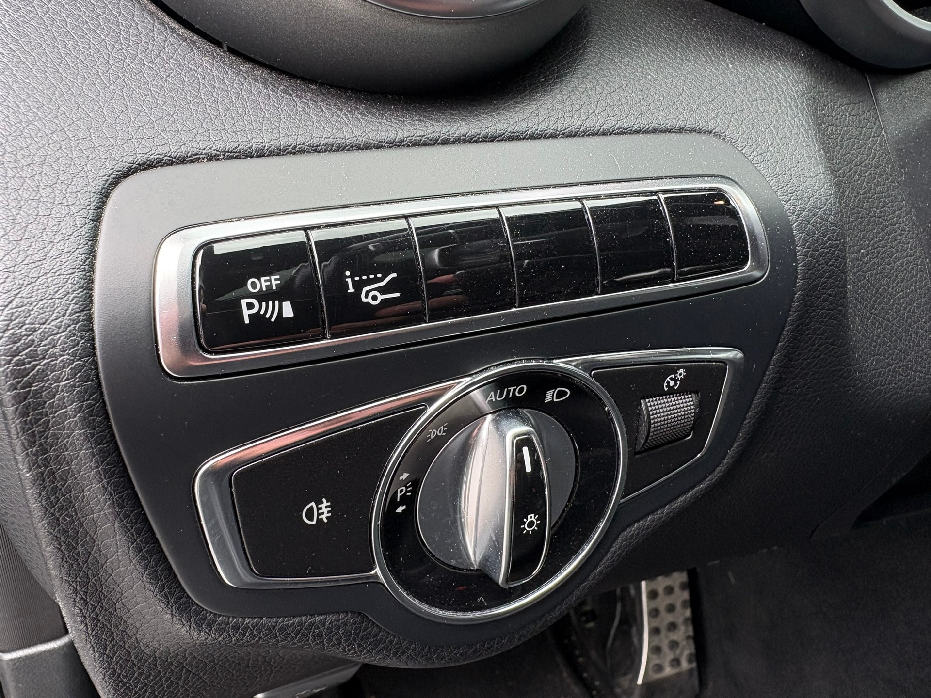 MERCEDES-BENZ C 250 BlueTEC AMG Line 4M-image-10