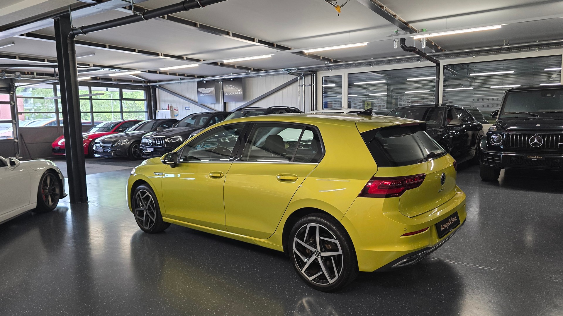 VW Golf 1.5 eTSI mHEV ACT First Edition DSG-image-8