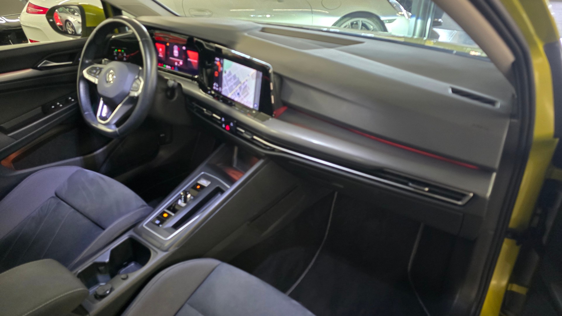 VW Golf 1.5 eTSI mHEV ACT First Edition DSG-image-21