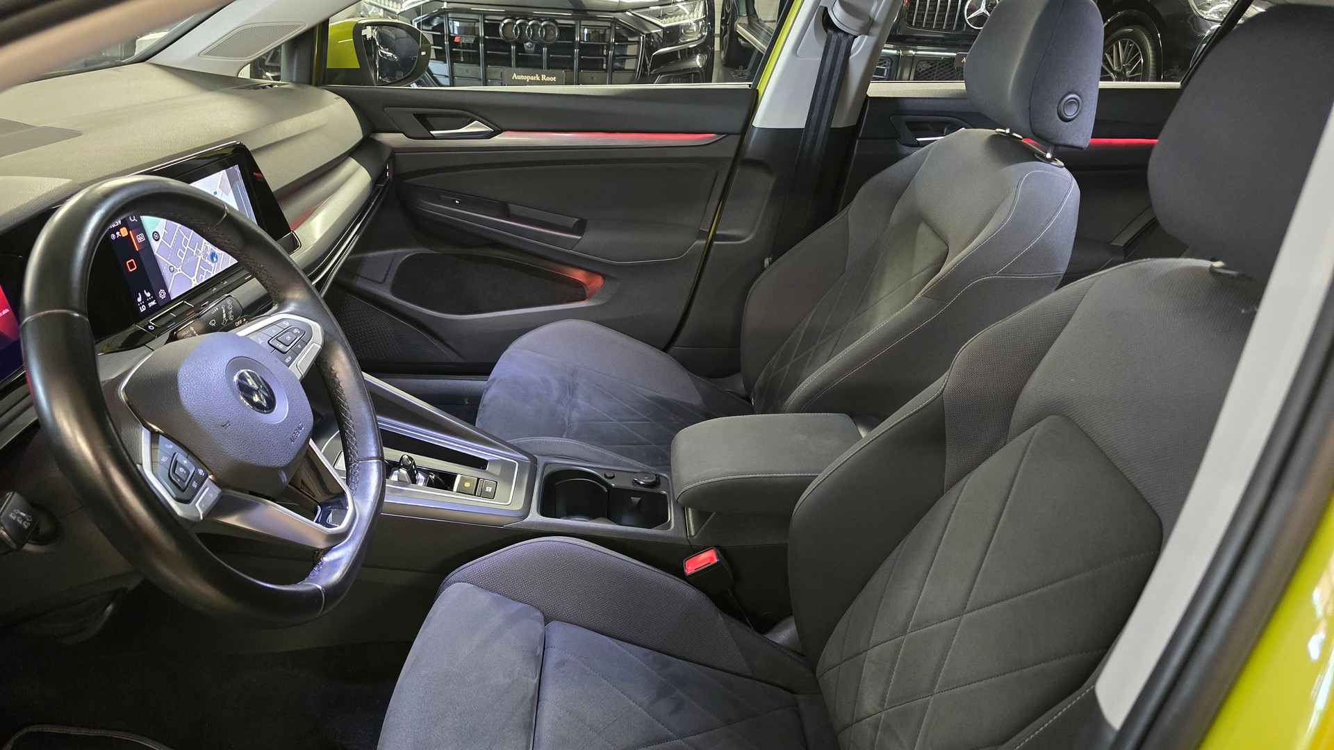 VW Golf 1.5 eTSI mHEV ACT First Edition DSG-image-18
