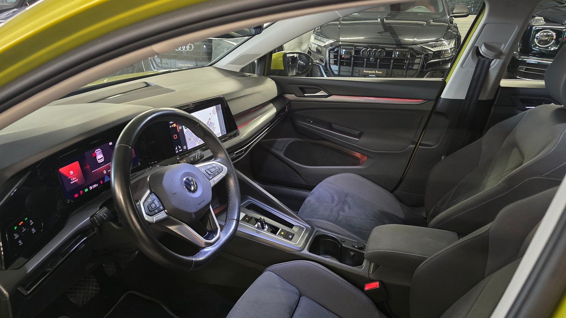 VW Golf 1.5 eTSI mHEV ACT First Edition DSG-image-17