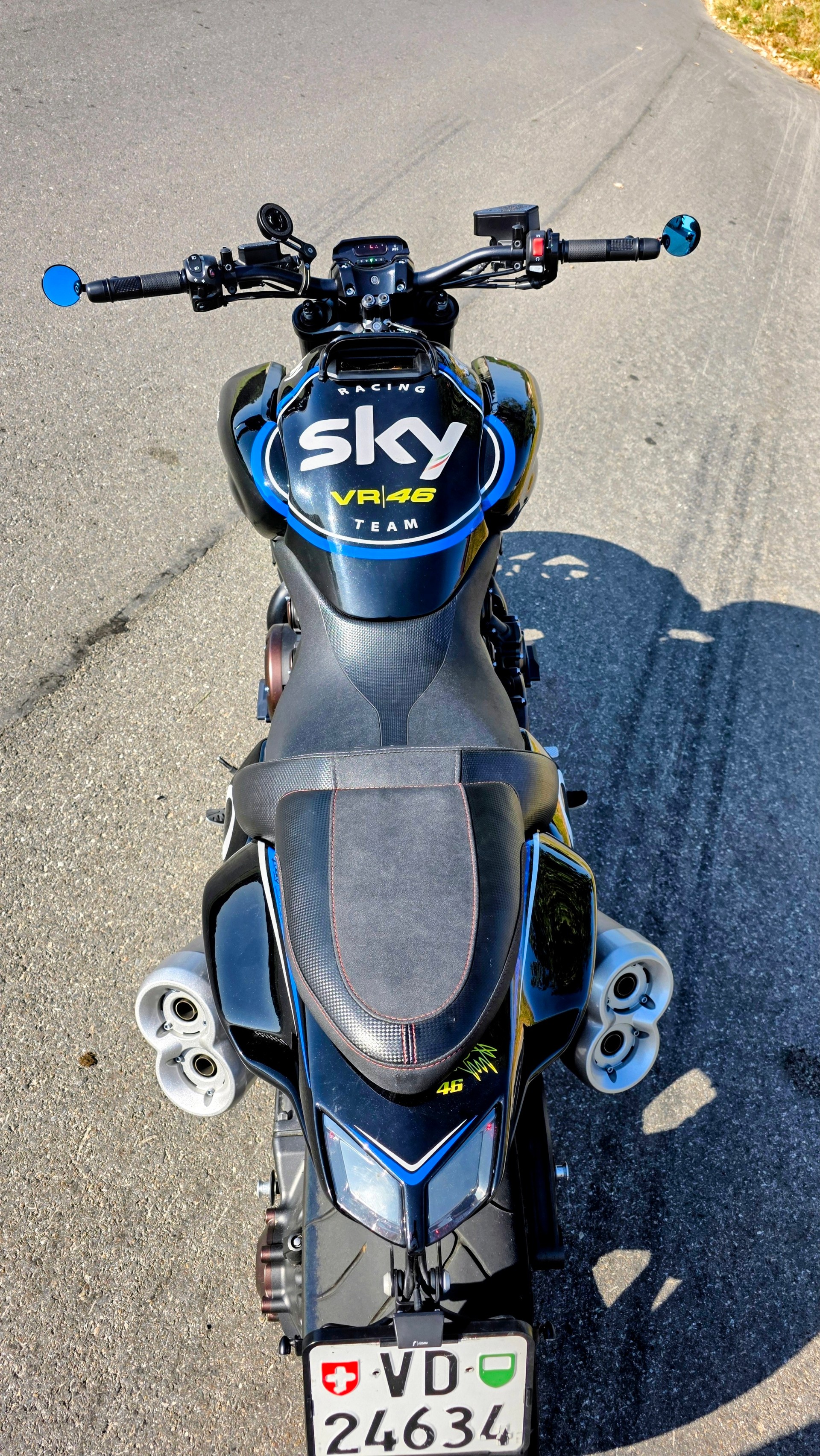 YAMAHA V-MAX-image-2