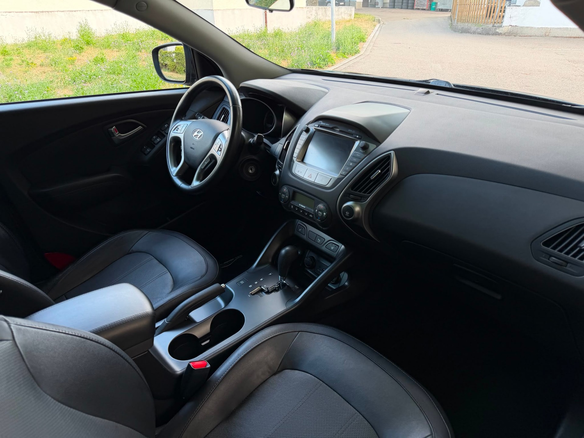 HYUNDAI iX 35 2.0 CRDi Vertex 4WD Automatic-image-4