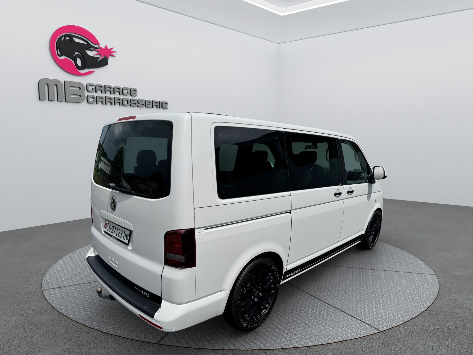 VW Multivan 2.0 4Motion DSG Edition25-image-4