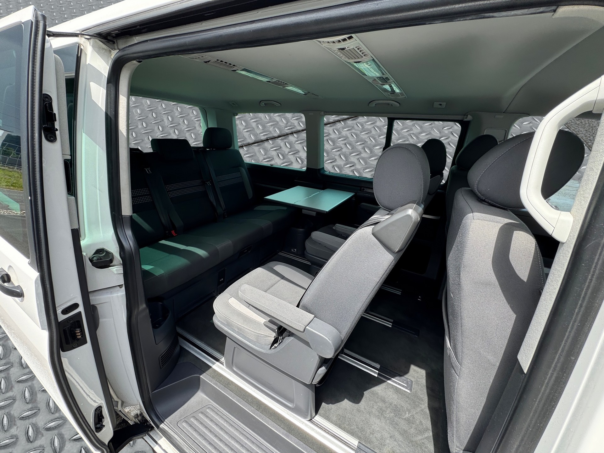 VW Multivan 2.0 4Motion DSG Edition25-image-8