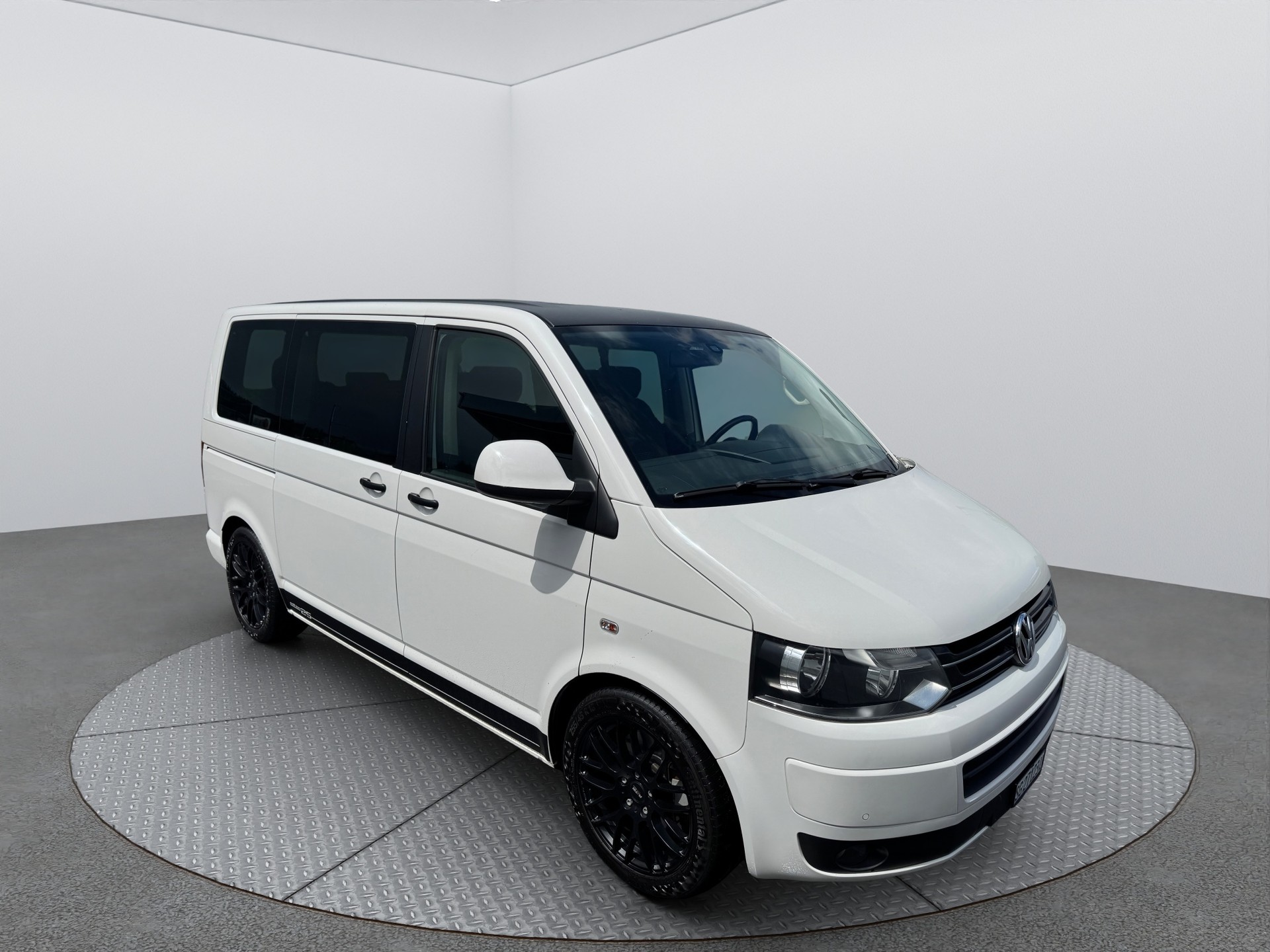 VW Multivan 2.0 4Motion DSG Edition25-image-0