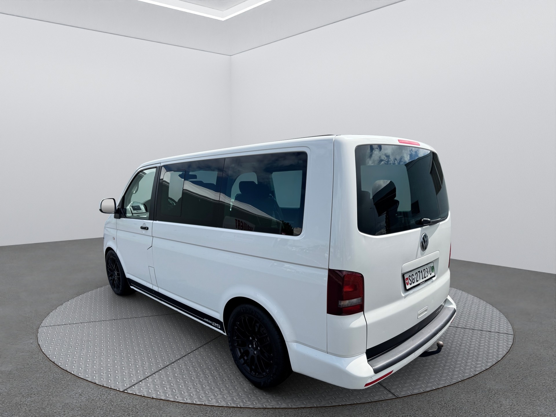 VW Multivan 2.0 4Motion DSG Edition25-image-2